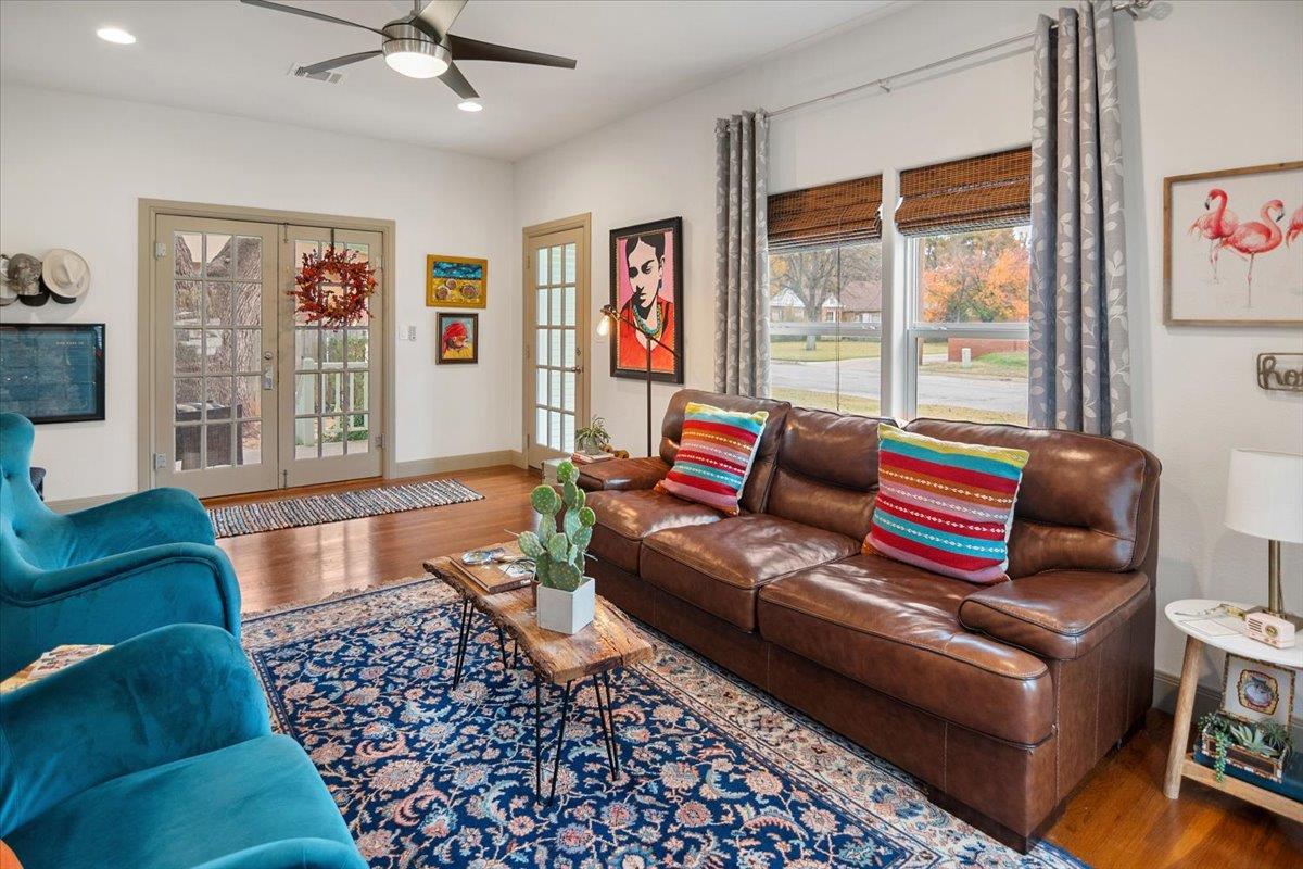 1408 W Dry St, San Saba, TX 76877