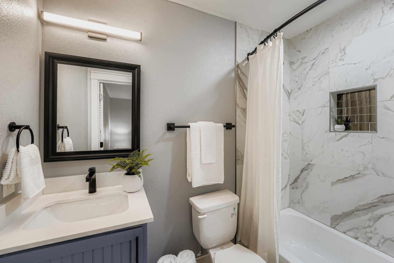 7004 E Meadow Bend Dr, Austin, TX 78724