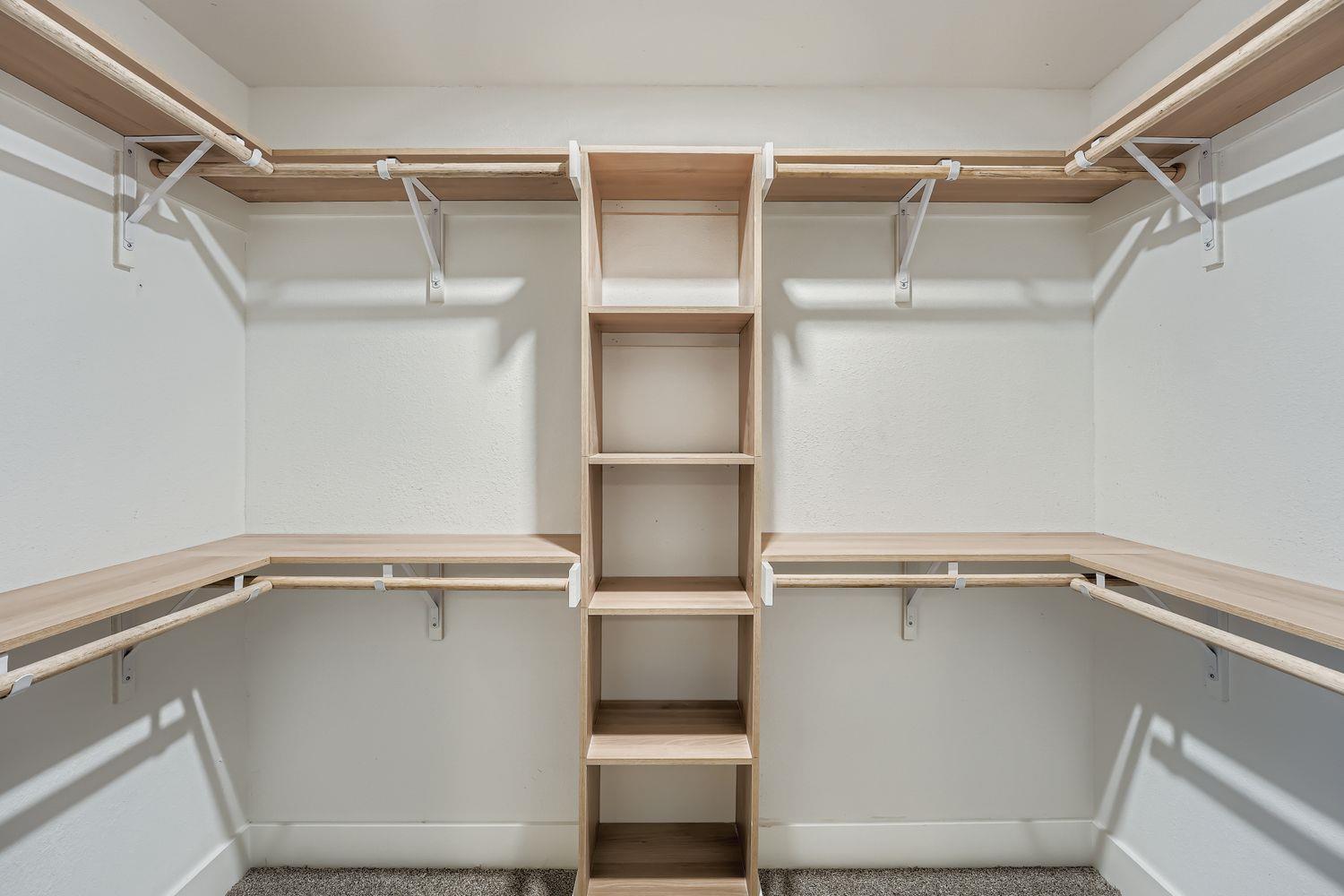 7004 E Meadow Bend Dr, Austin, TX 78724