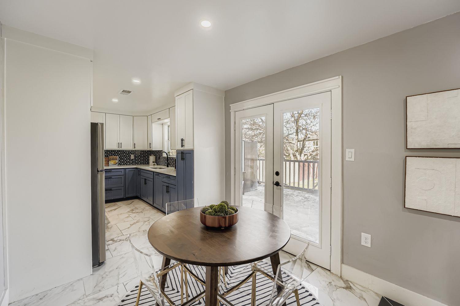 7004 E Meadow Bend Dr, Austin, TX 78724