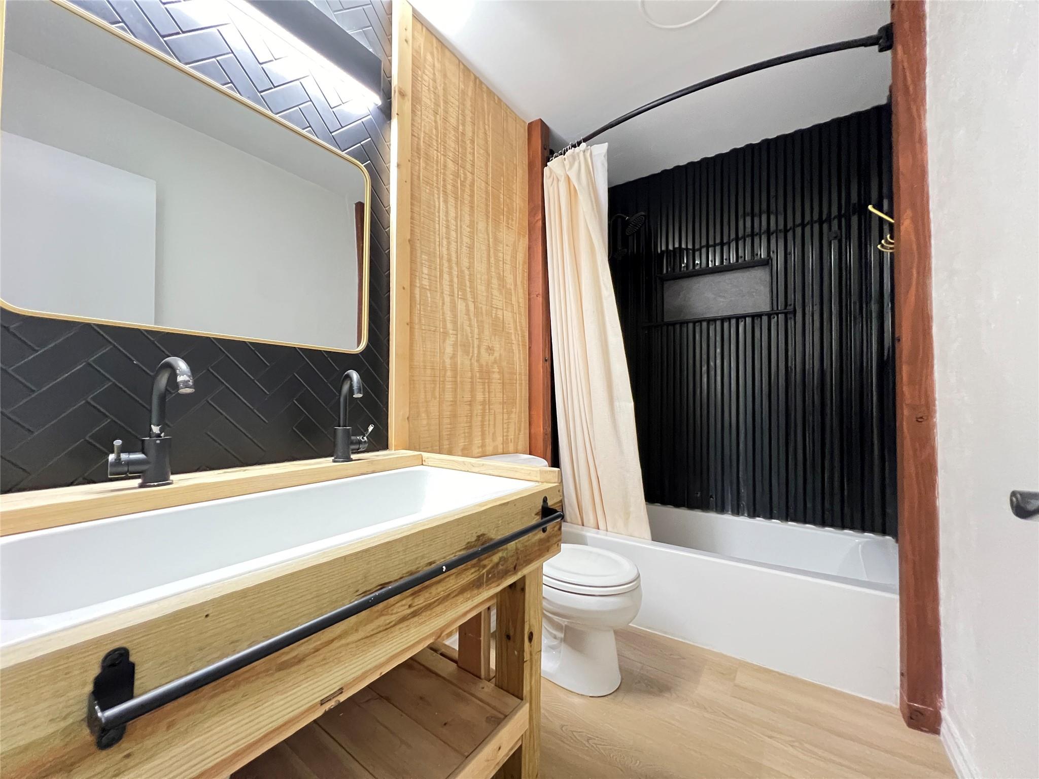 3310 Hycreek Dr # 1, Austin, TX 78723