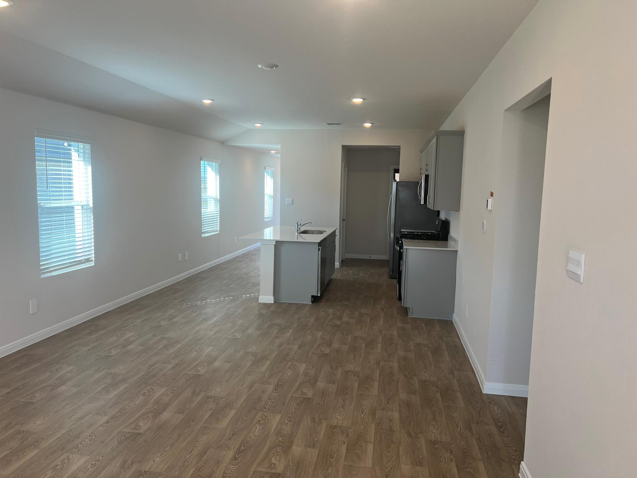 112 Raymondville Path, San Marcos, TX 78666