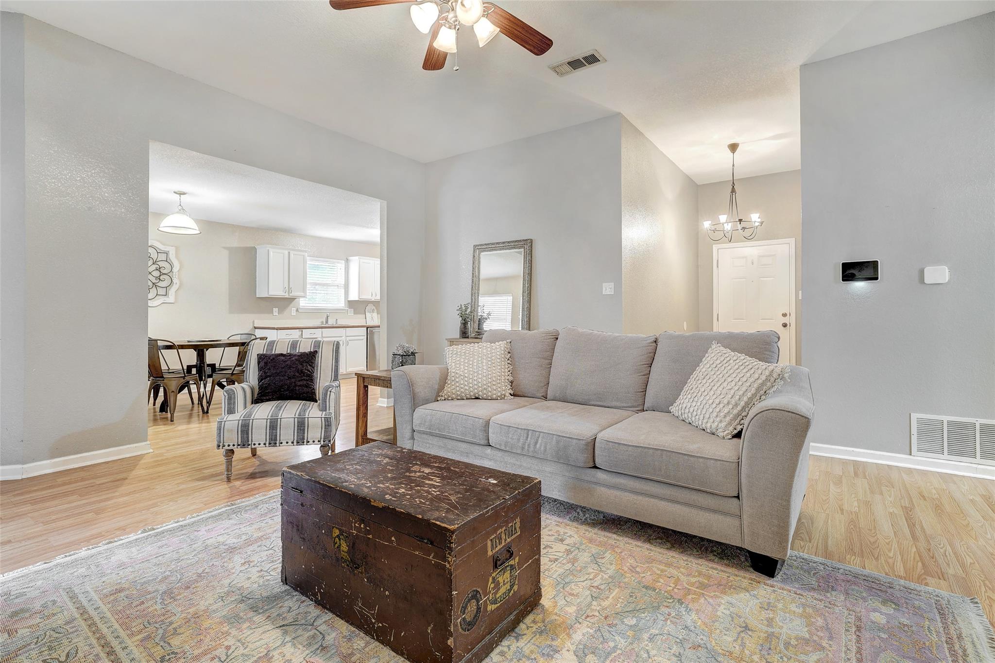 605 Copper Ct, Jarrell, TX 76537