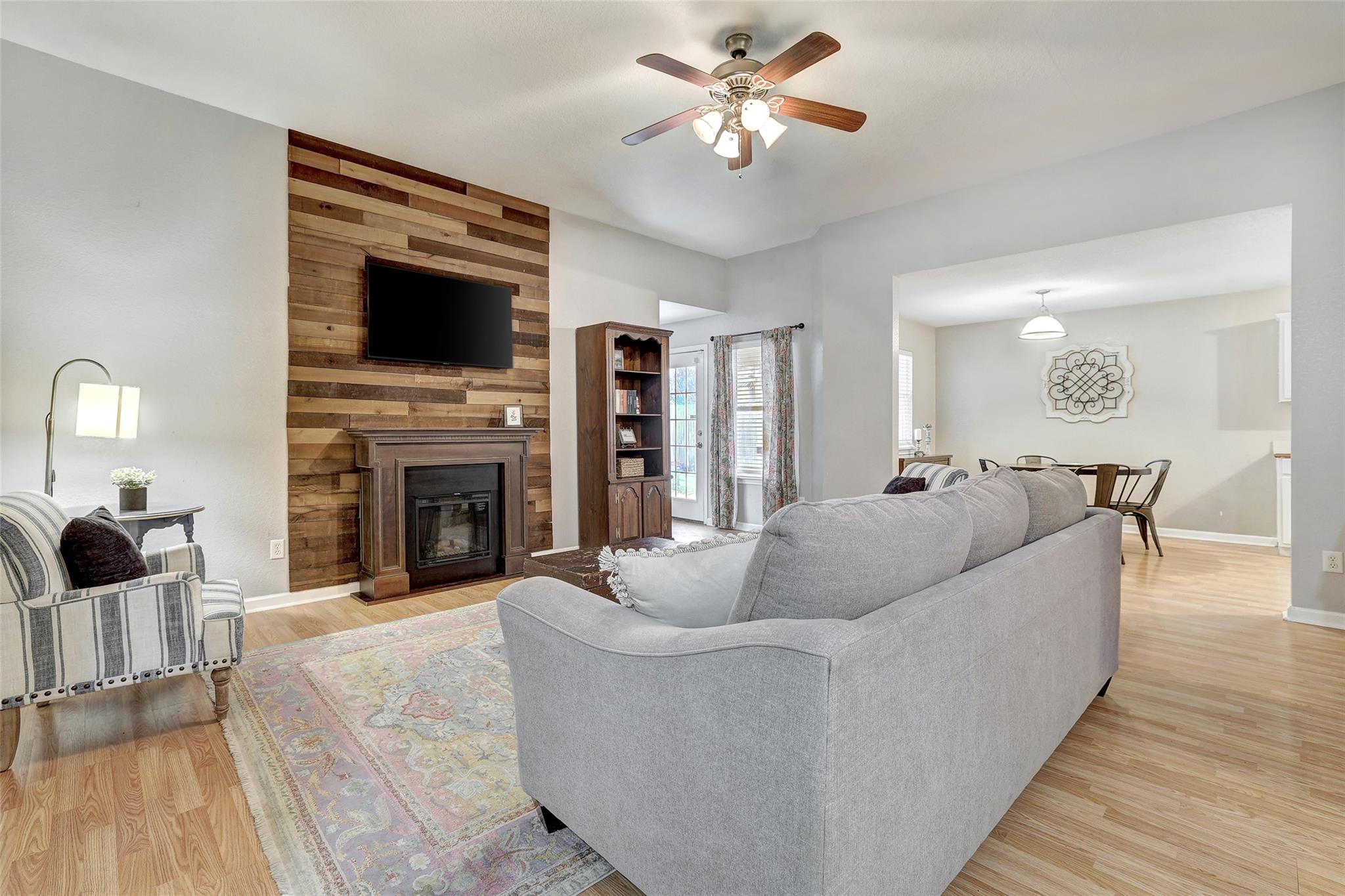 605 Copper Ct, Jarrell, TX 76537