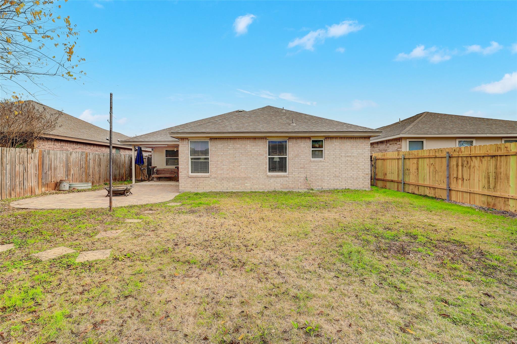 605 Copper Ct, Jarrell, TX 76537