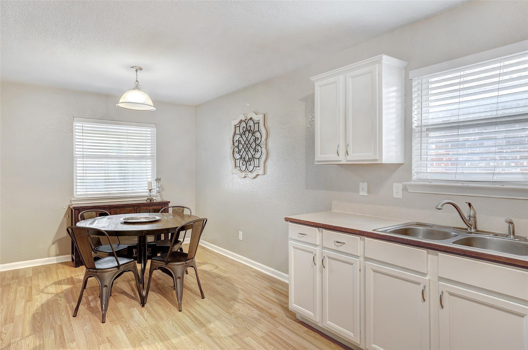 605 Copper Ct, Jarrell, TX 76537