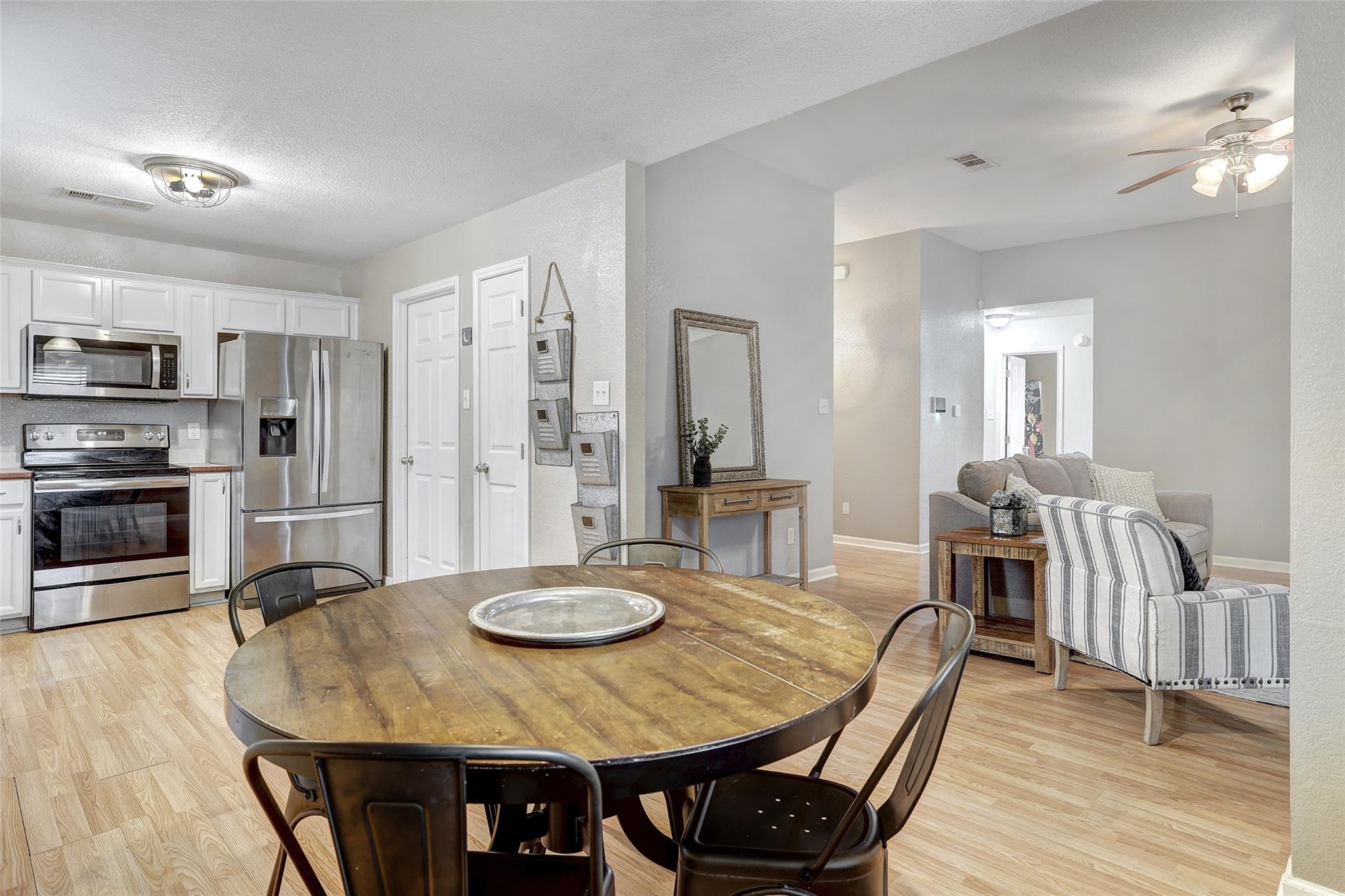 605 Copper Ct, Jarrell, TX 76537