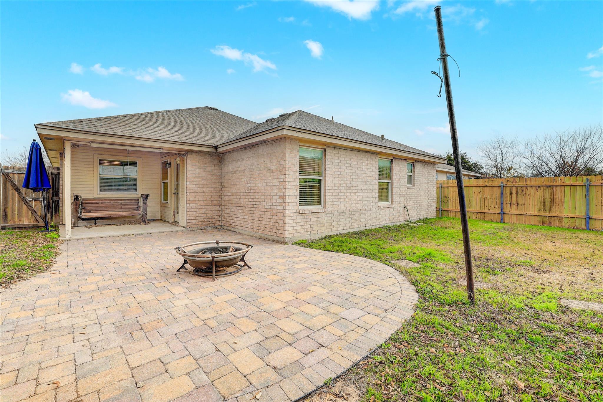 605 Copper Ct, Jarrell, TX 76537