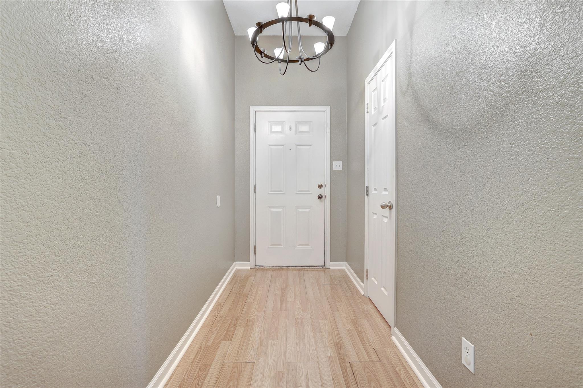 605 Copper Ct, Jarrell, TX 76537