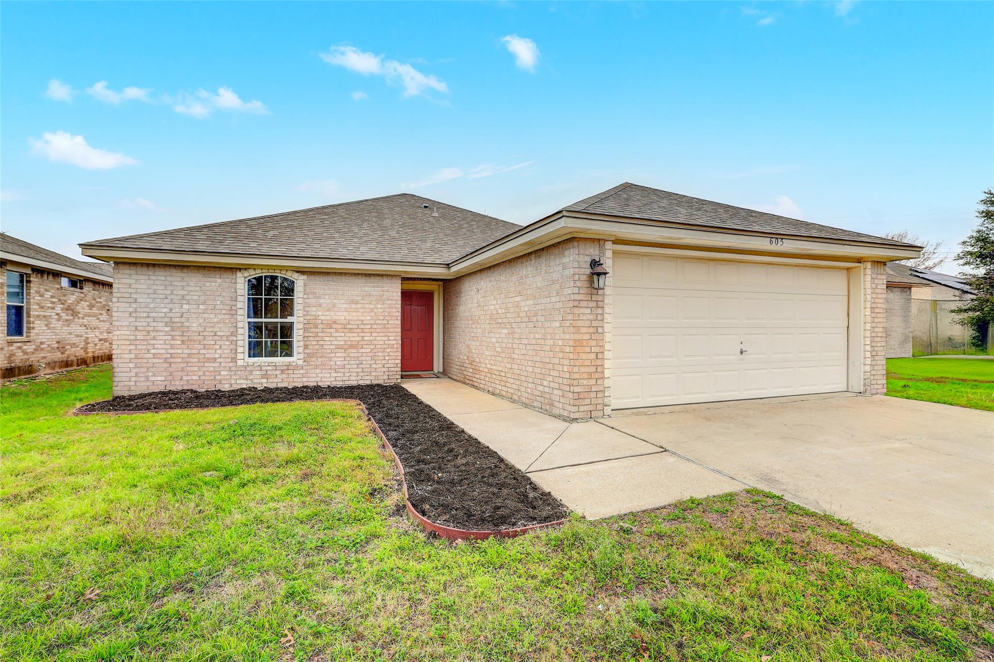 605 Copper Ct, Jarrell, TX 76537