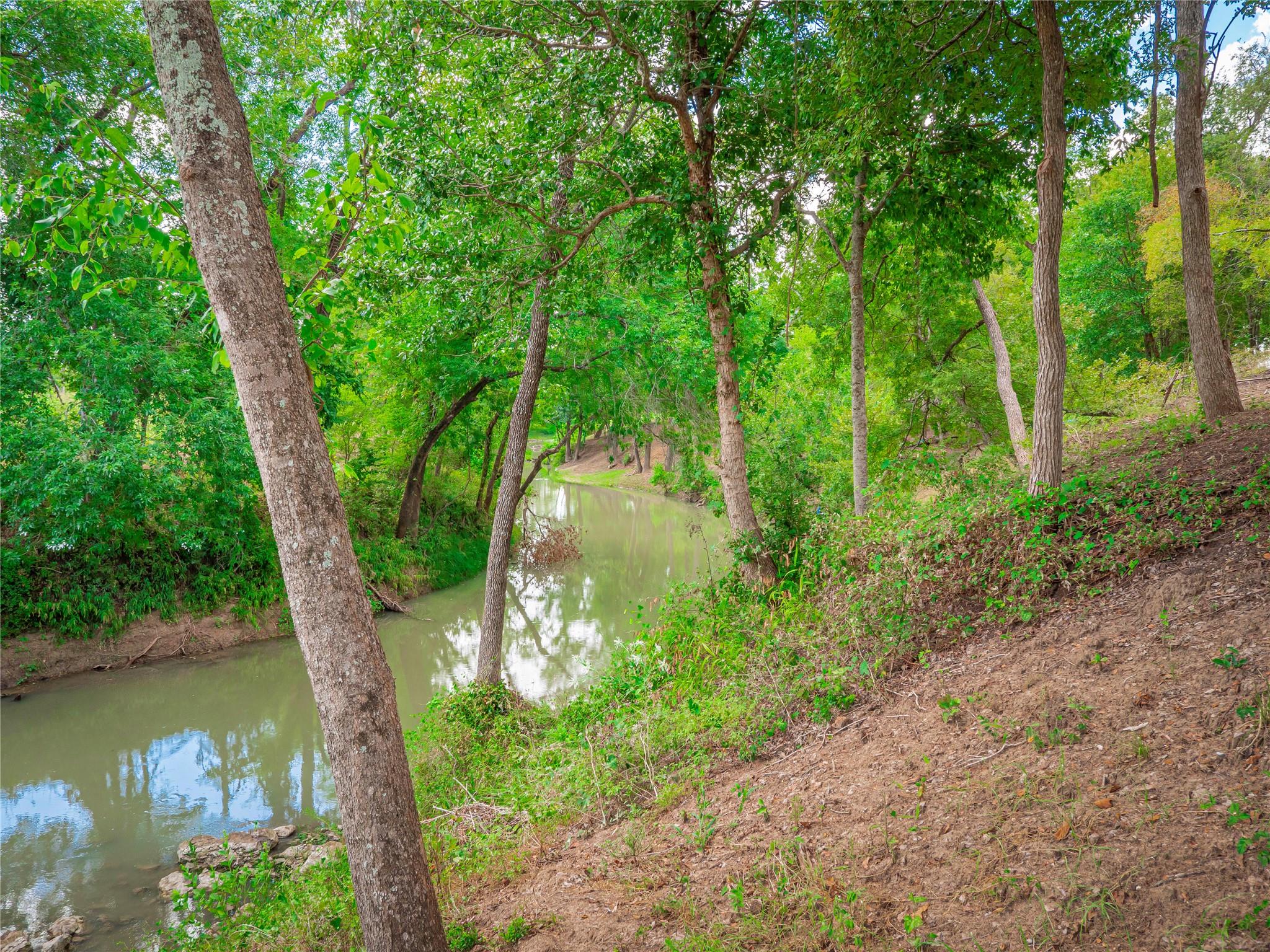 000 County Rd 429, Rockdale, TX 76567