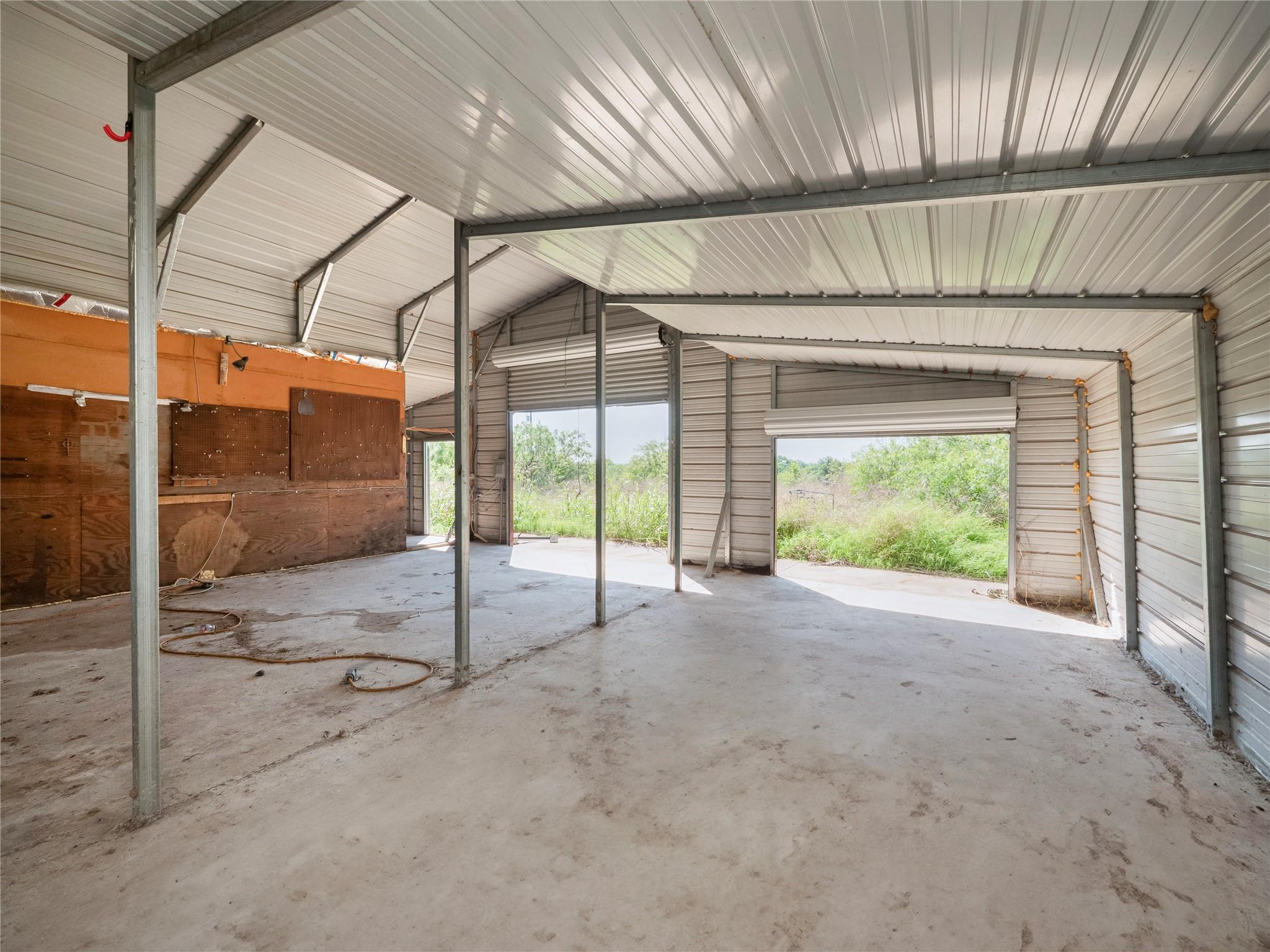 000 County Rd 429, Rockdale, TX 76567