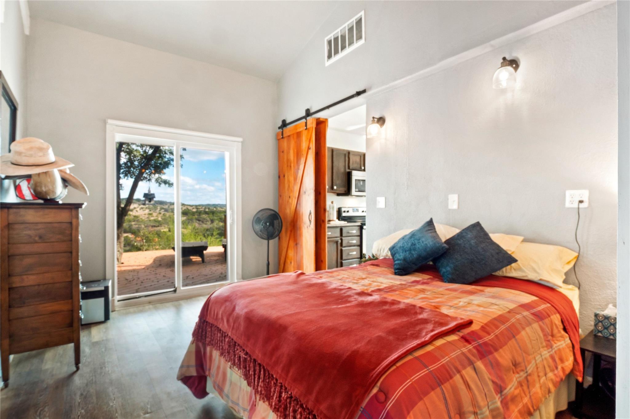 28543 Paradise Manor Dr, Marble Falls, TX 78654