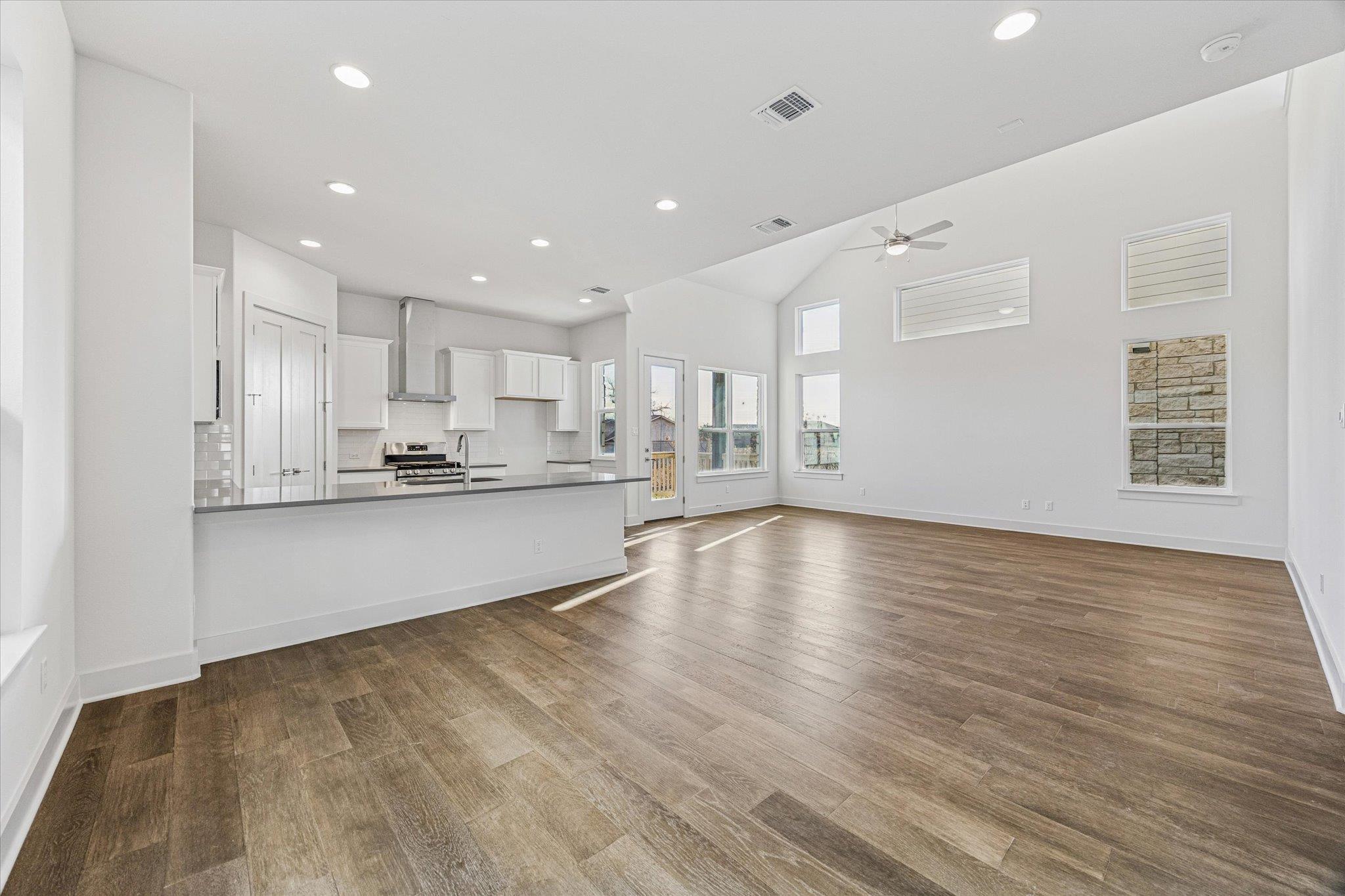 1531 N Red Bud Ln # 24, Round Rock, TX 78665