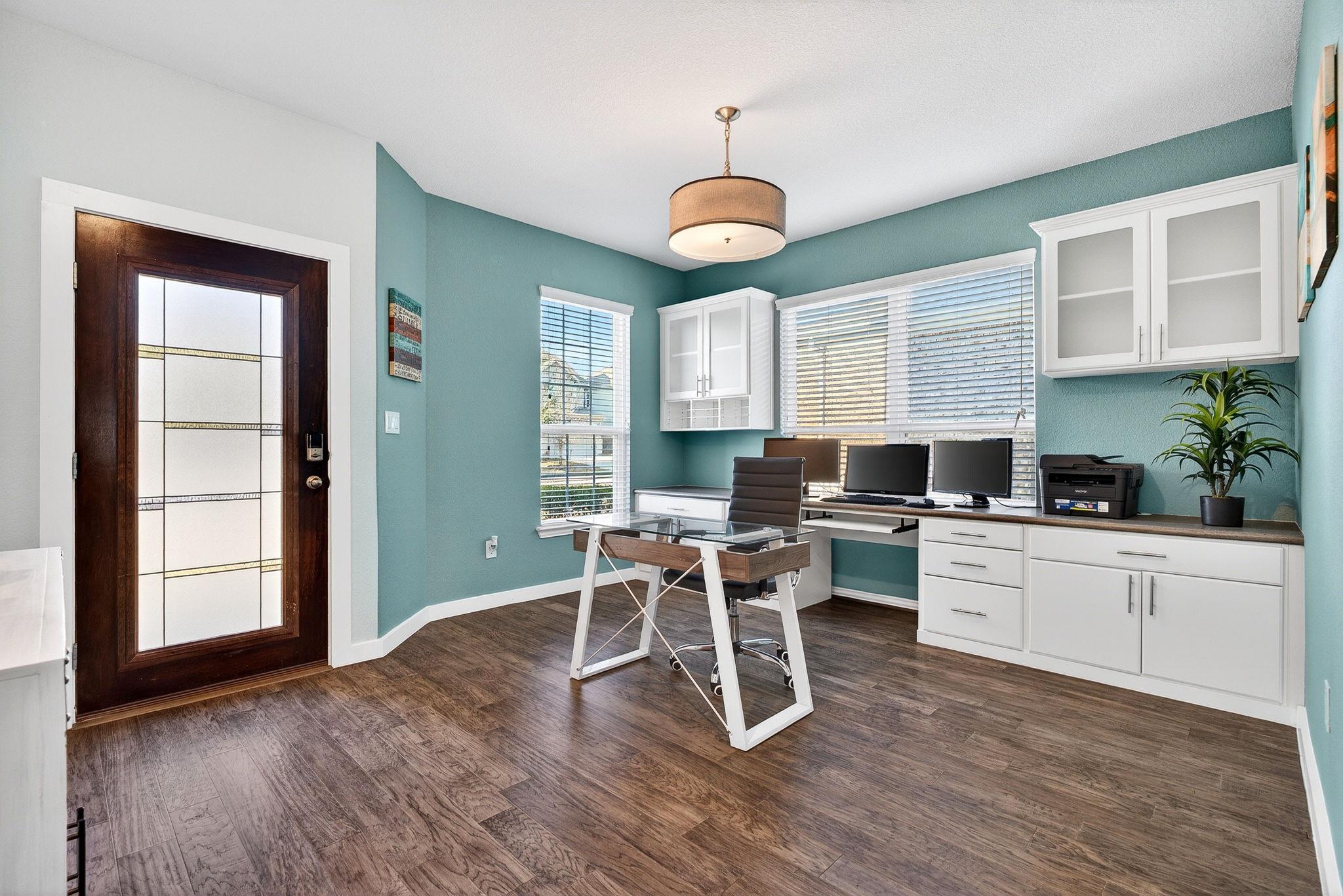 157 Firethorn Dr, Buda, TX 78610