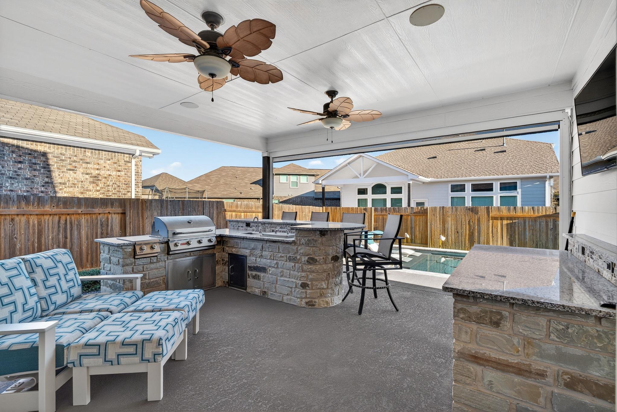 157 Firethorn Dr, Buda, TX 78610