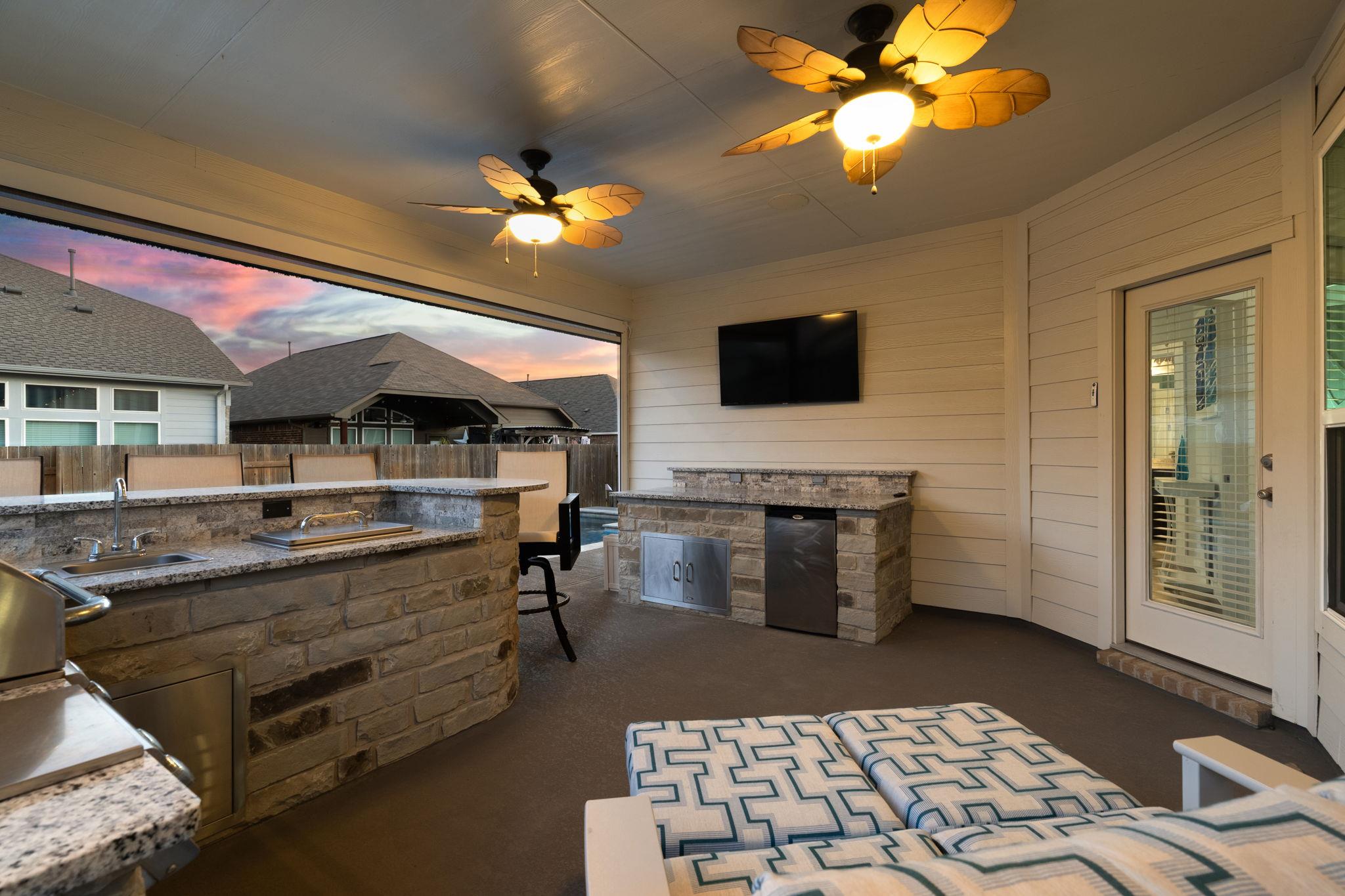 157 Firethorn Dr, Buda, TX 78610