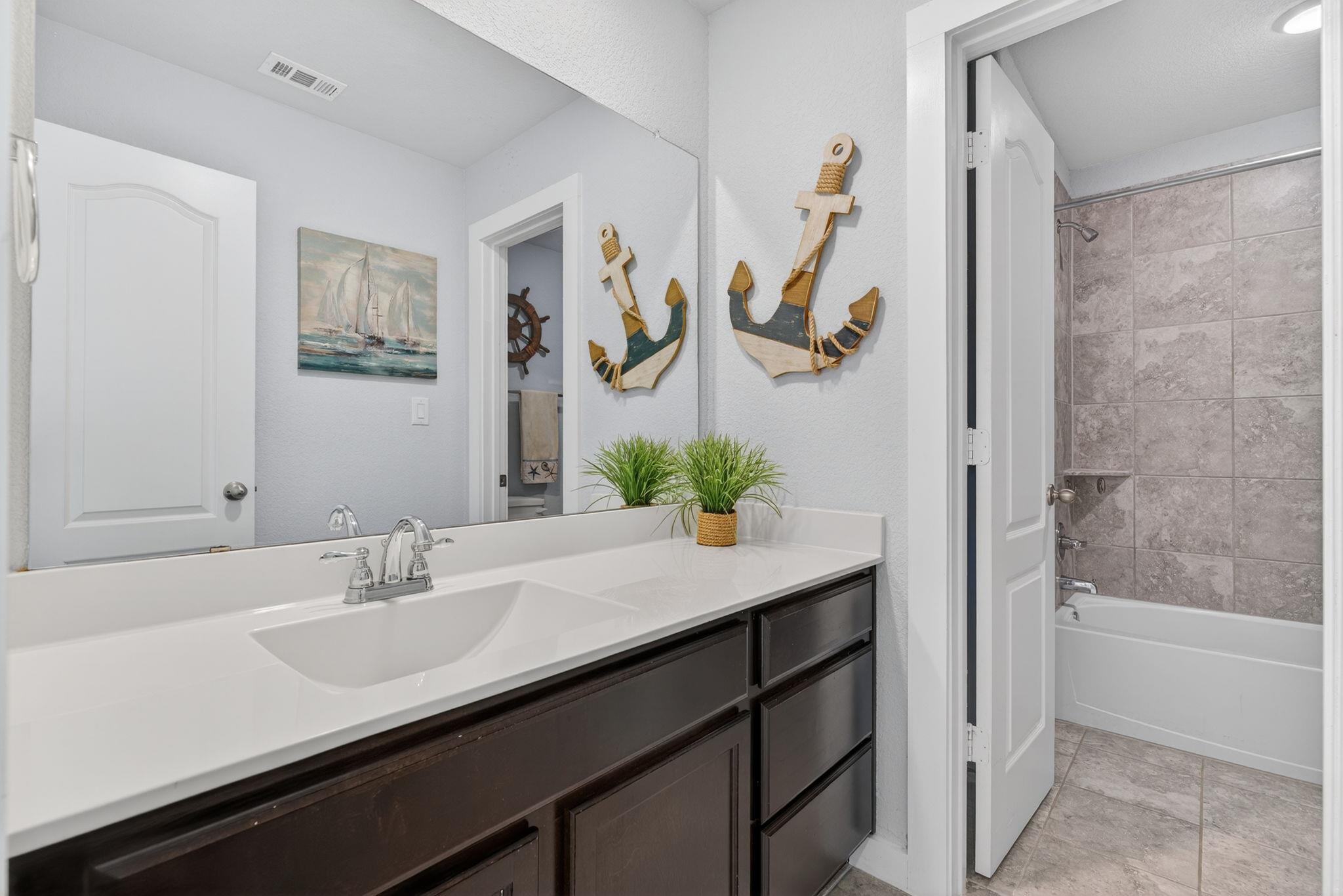 157 Firethorn Dr, Buda, TX 78610