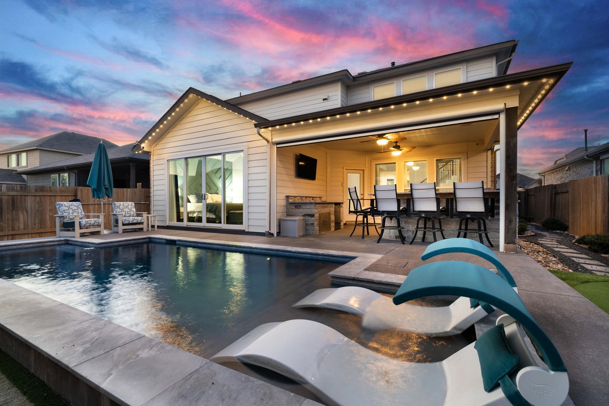 157 Firethorn Dr, Buda, TX 78610