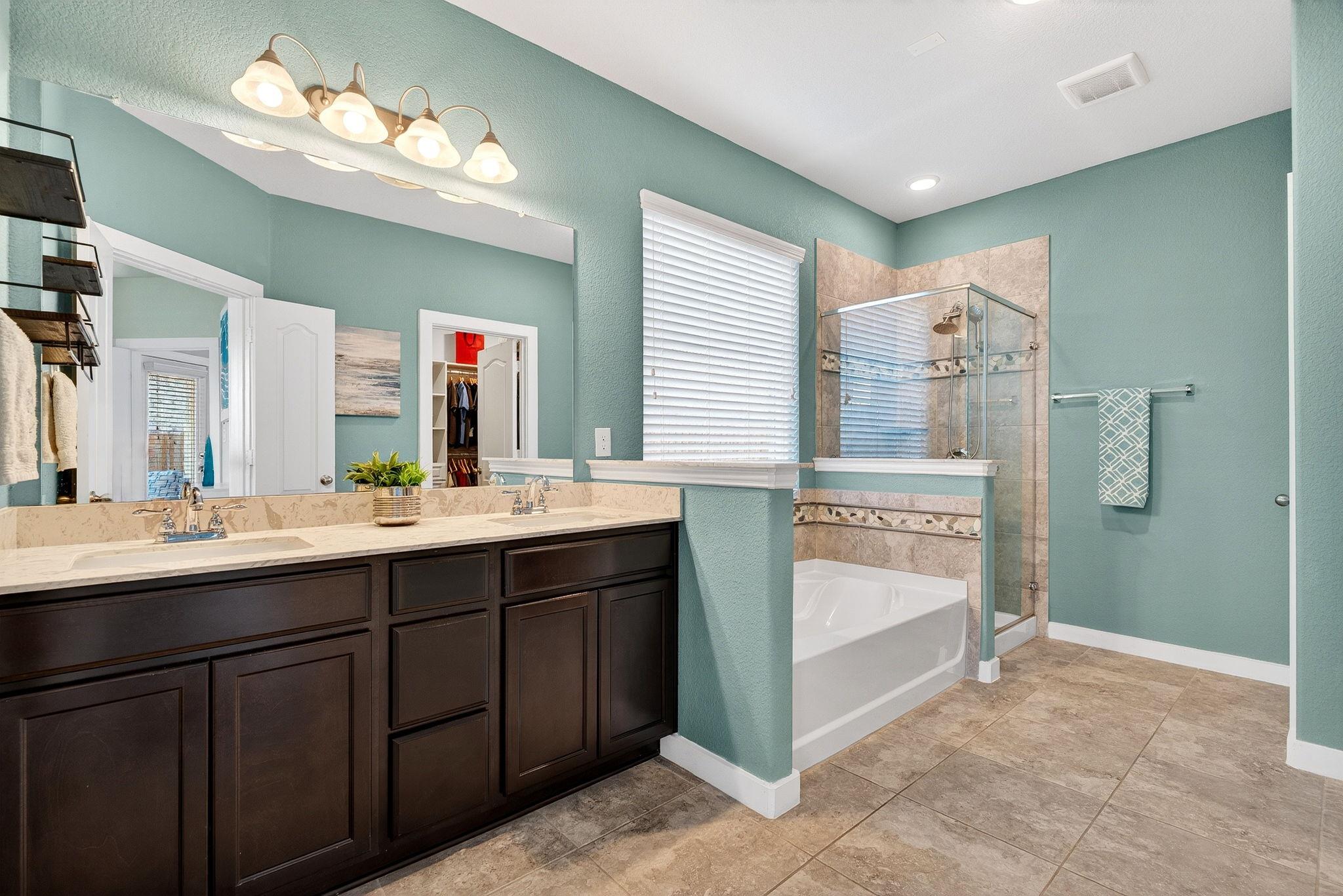 157 Firethorn Dr, Buda, TX 78610