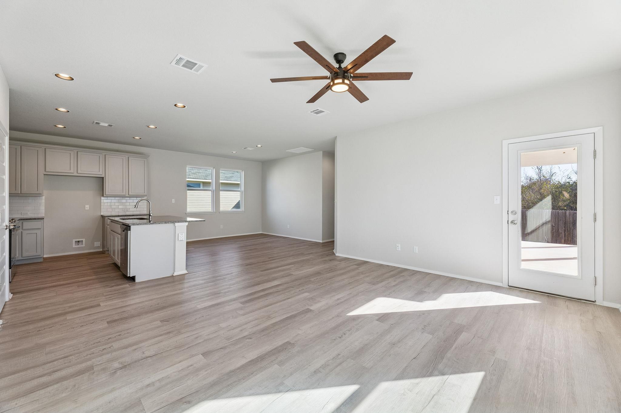 316 Insider Loop, Elgin, TX 78621