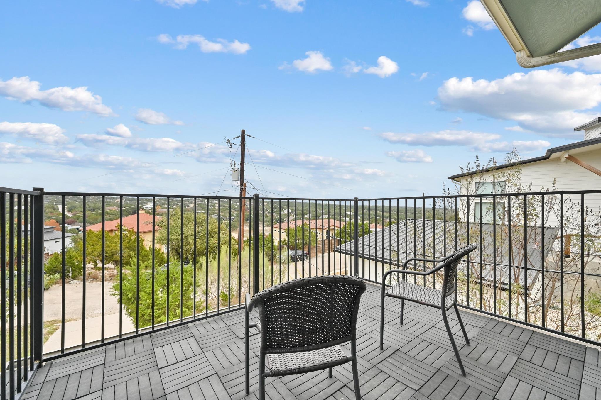 17305 Lake Wood Cir, Dripping Springs, TX 78620