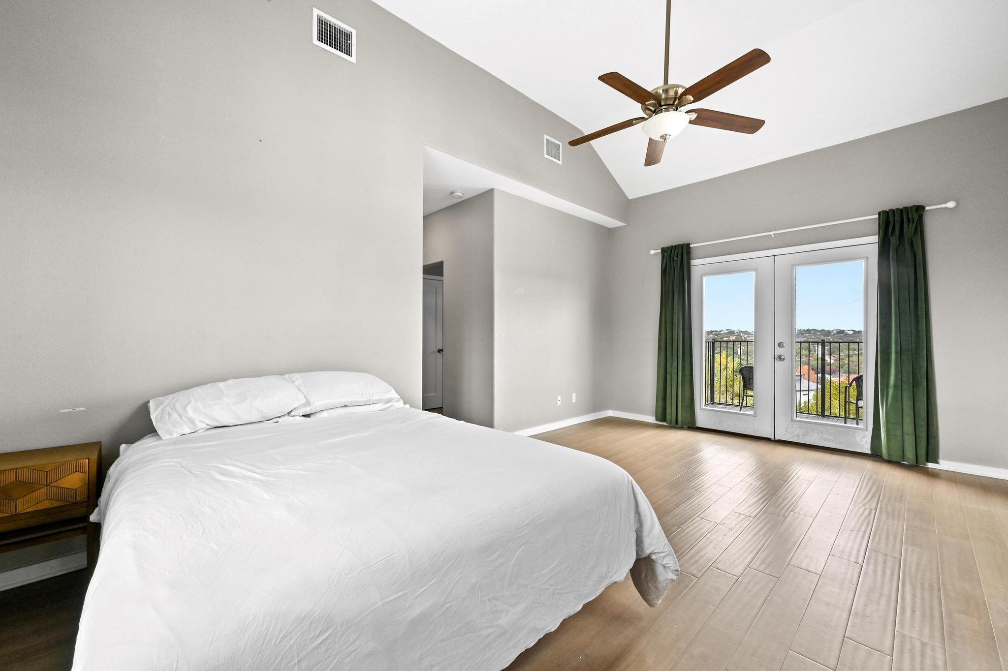 17305 Lake Wood Cir, Dripping Springs, TX 78620