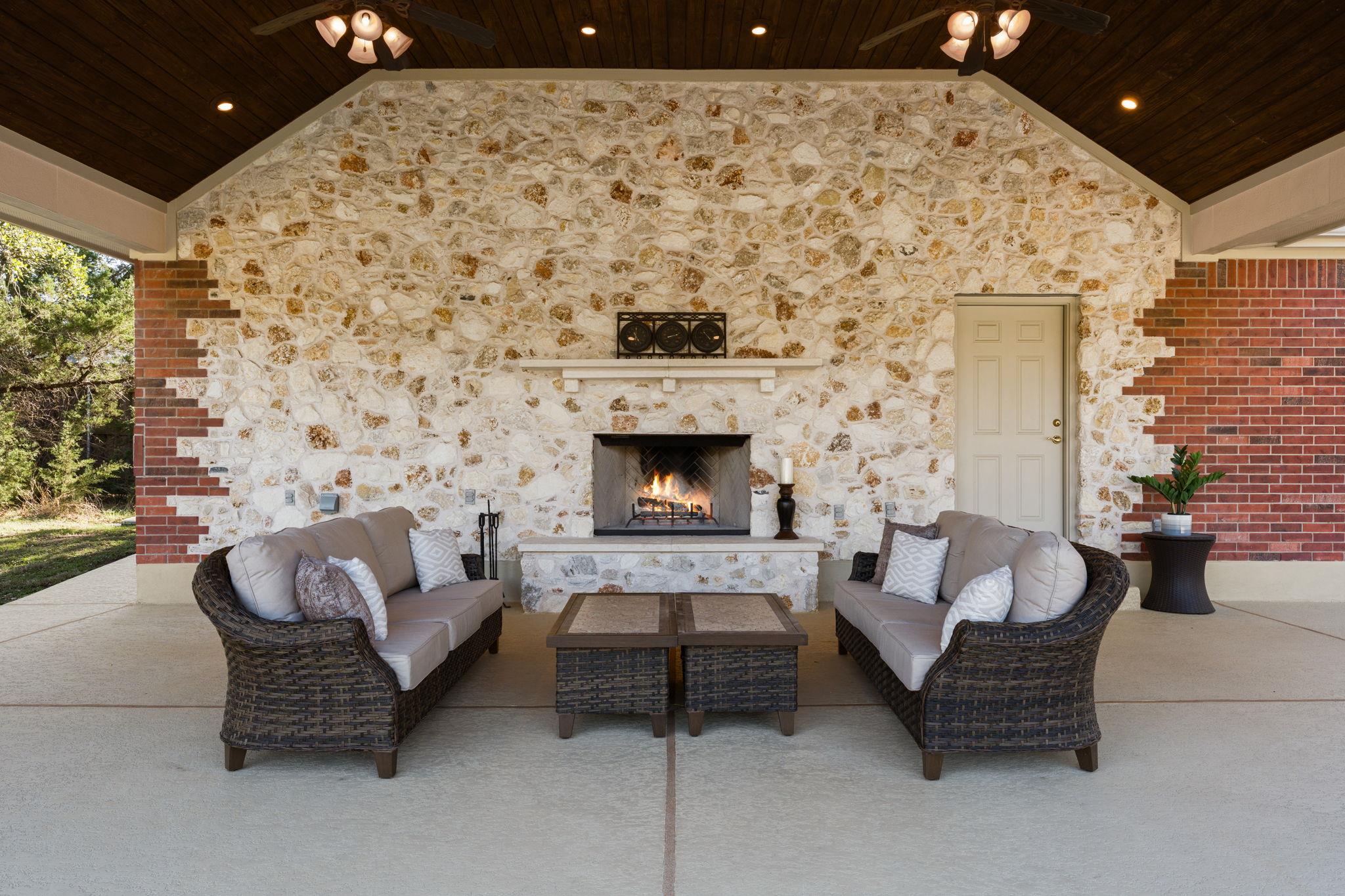 583 W Overlook Mountain Rd, Buda, TX 78610