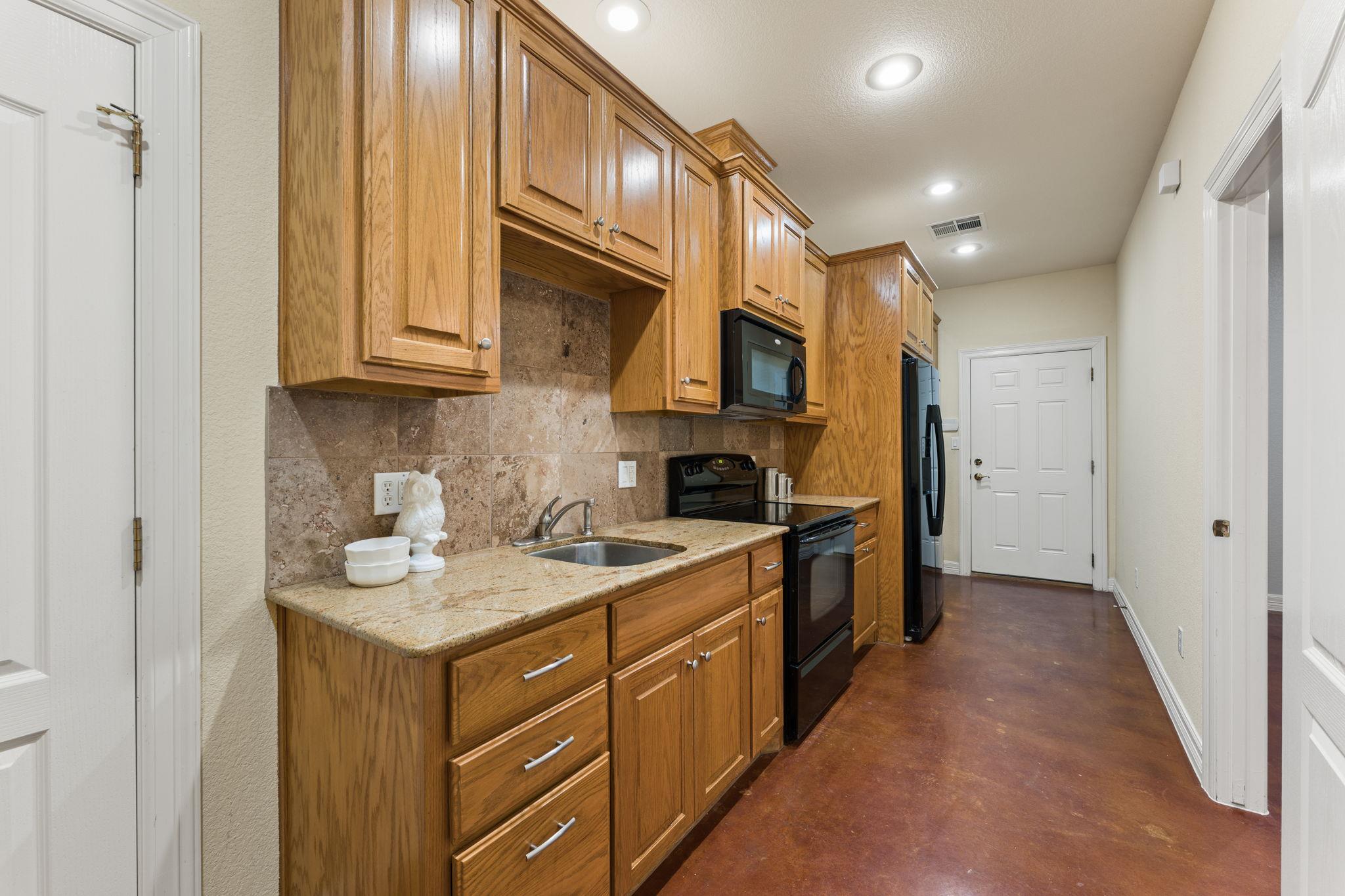 583 W Overlook Mountain Rd, Buda, TX 78610