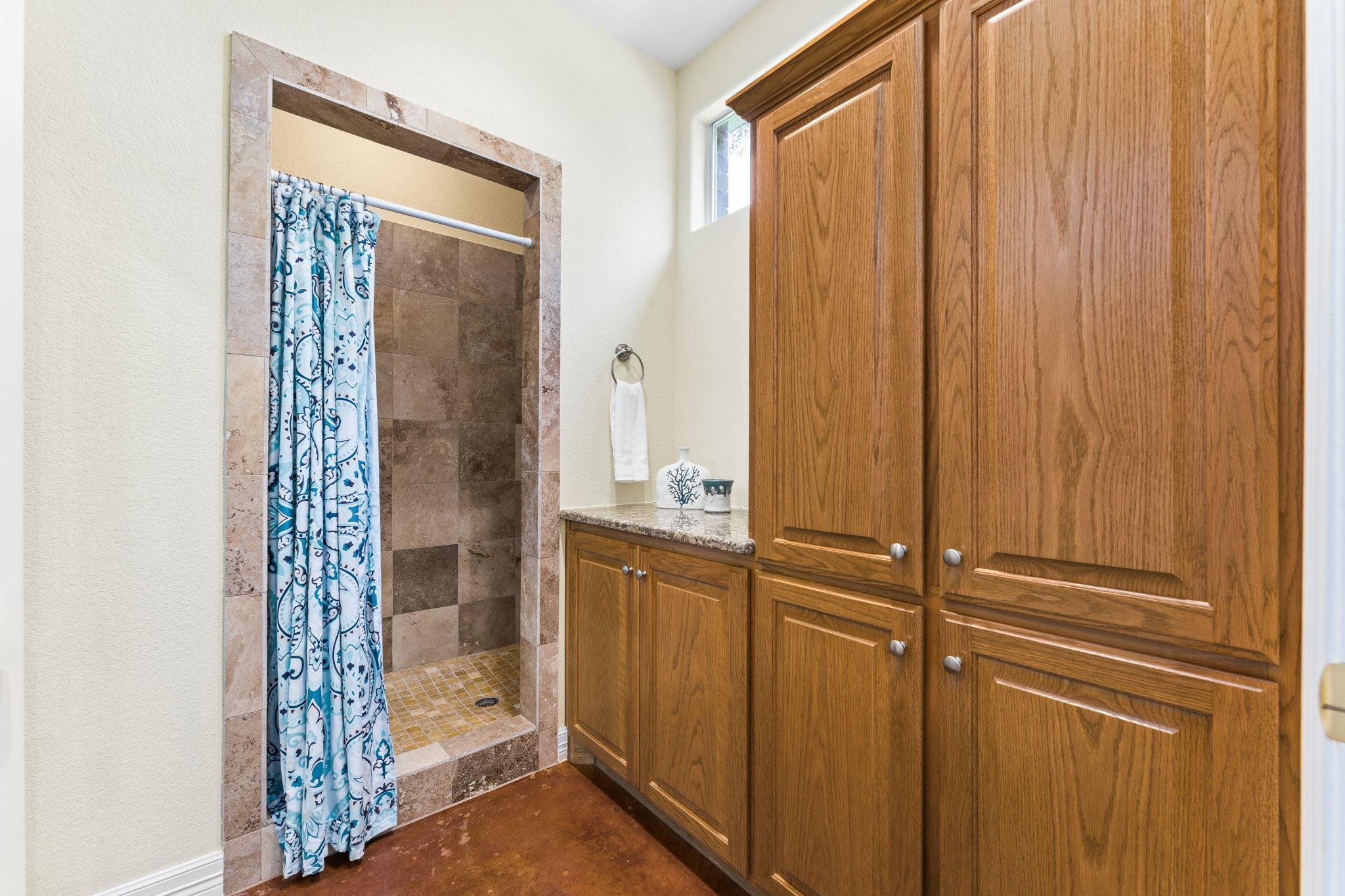 583 W Overlook Mountain Rd, Buda, TX 78610