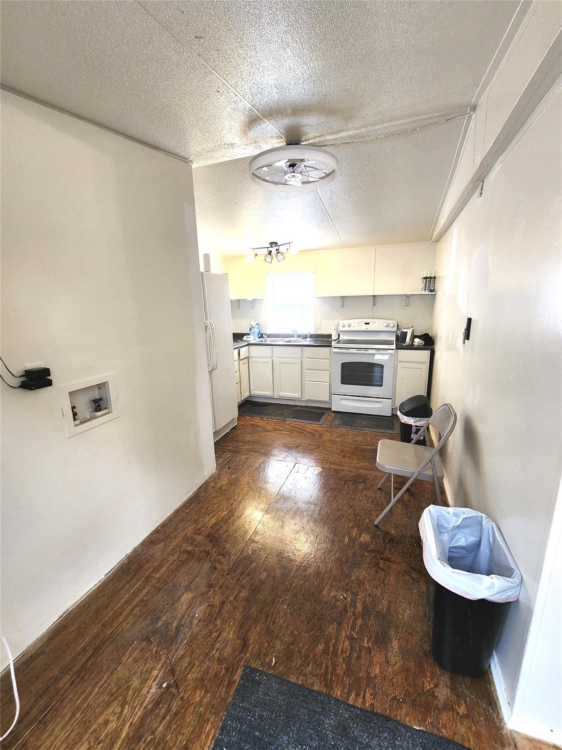 7113 Comstock Cv # left A, Lago Vista, TX 78645