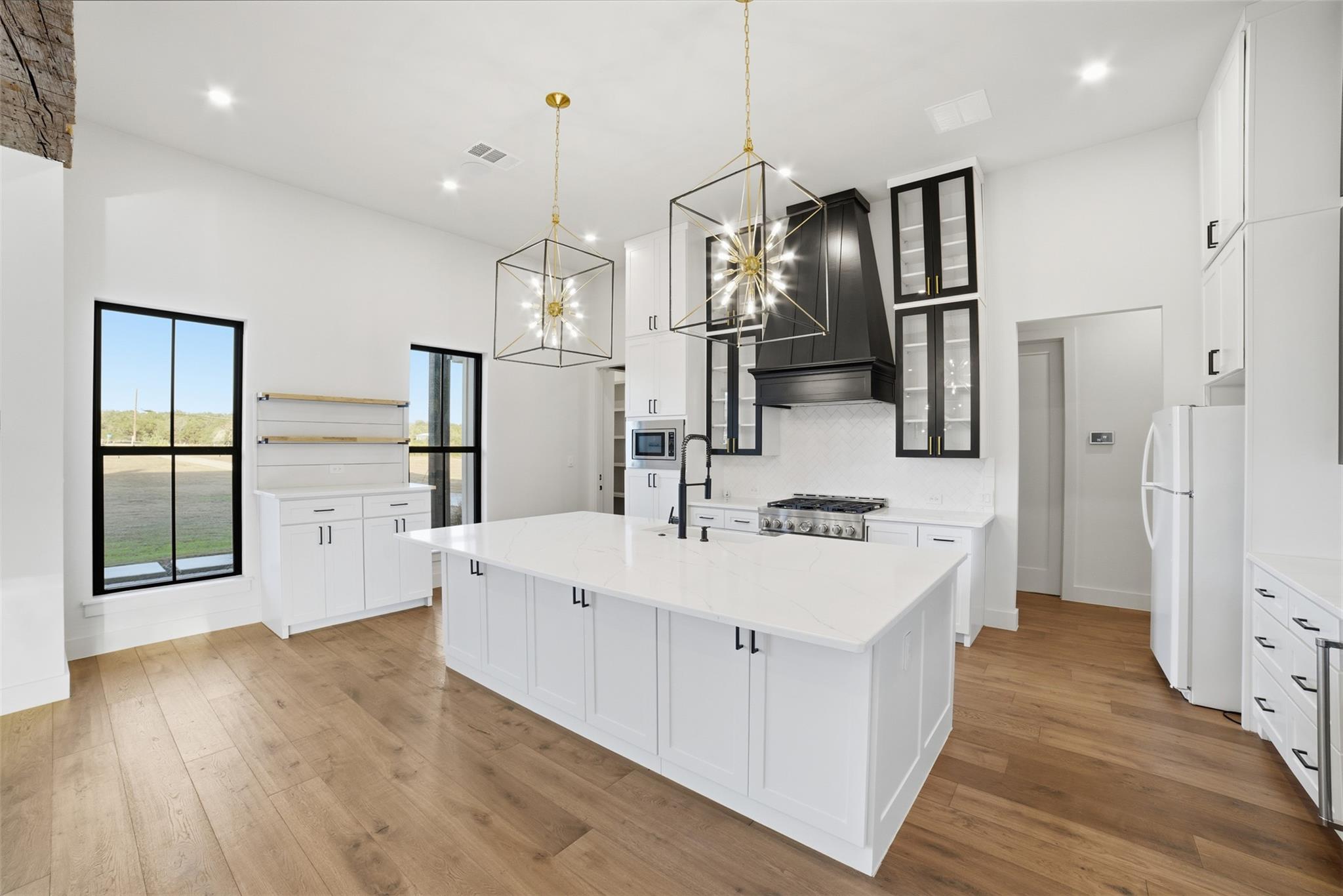 23937 Oscar Rd, Spicewood, TX 78669