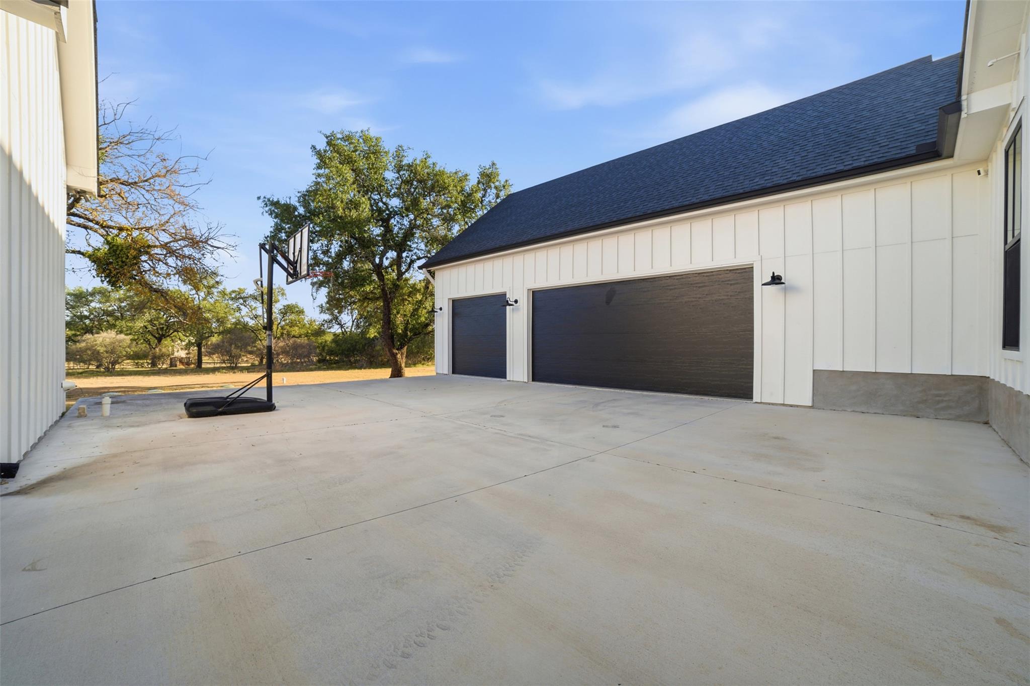 23937 Oscar Rd, Spicewood, TX 78669