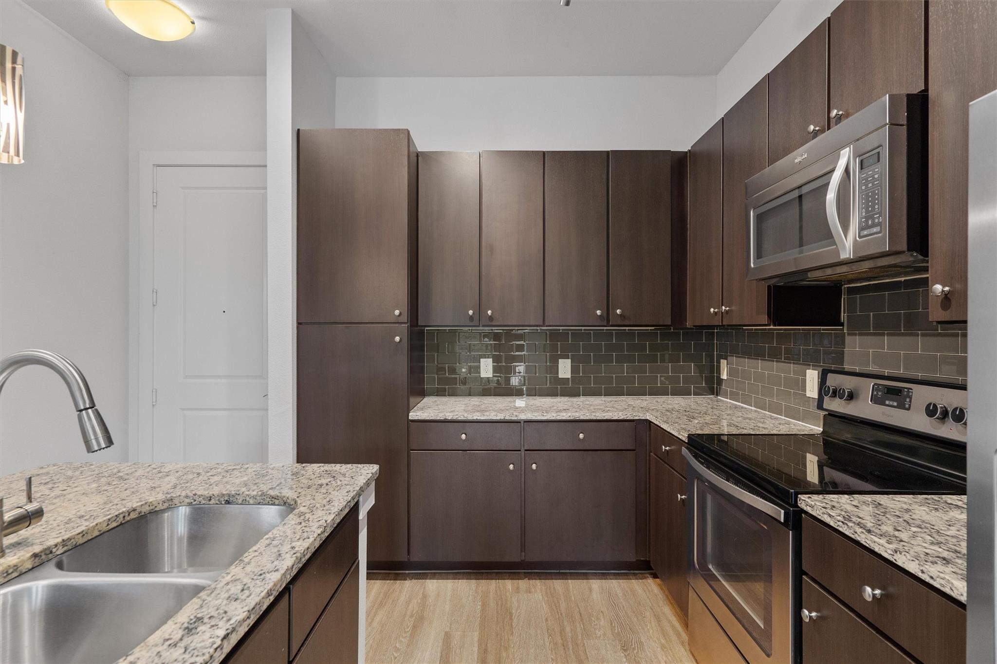 1900 Barton Springs Rd # 2027, Austin, TX 78704