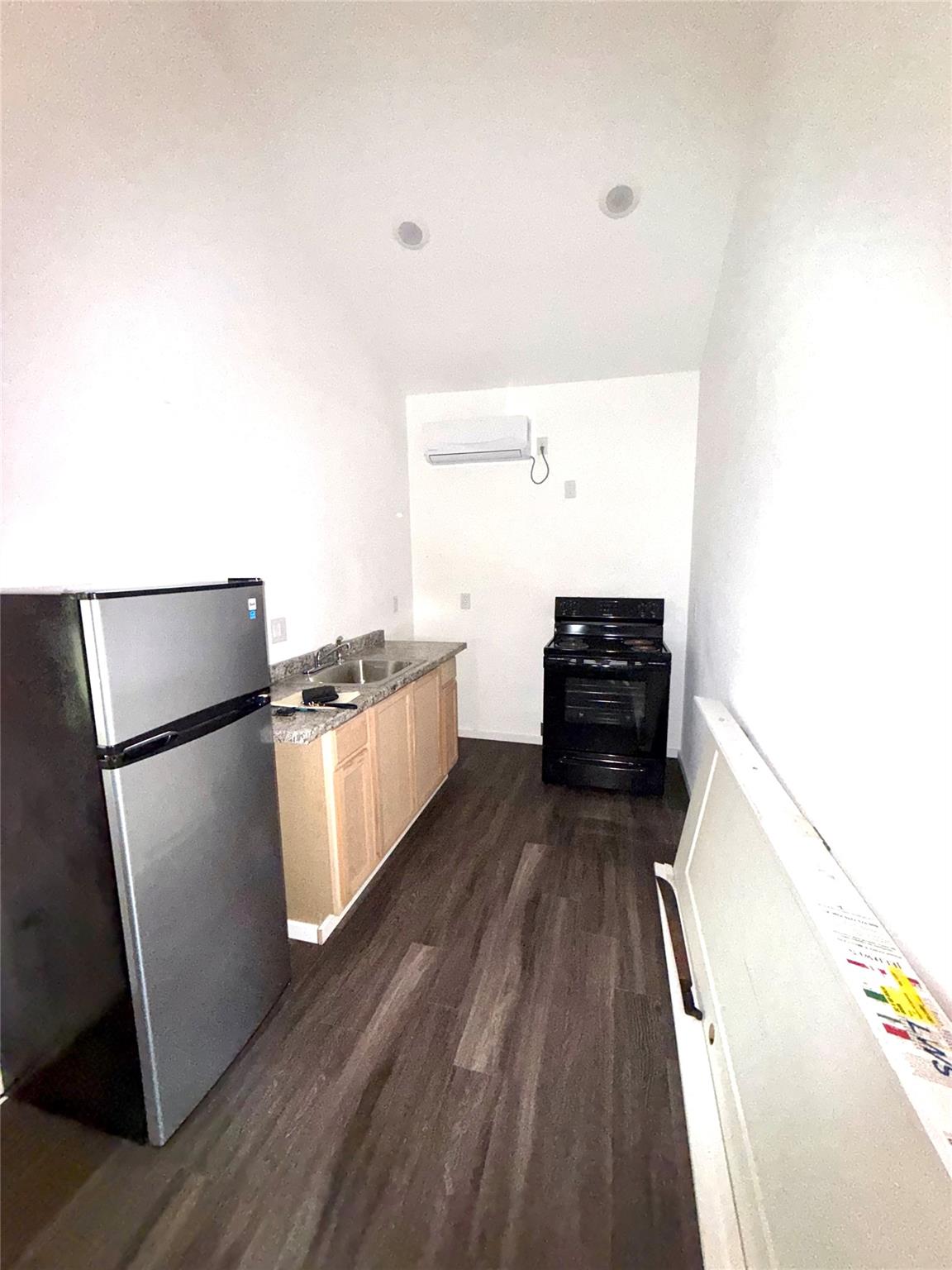 145 Campion Ln, Dale, TX 78616