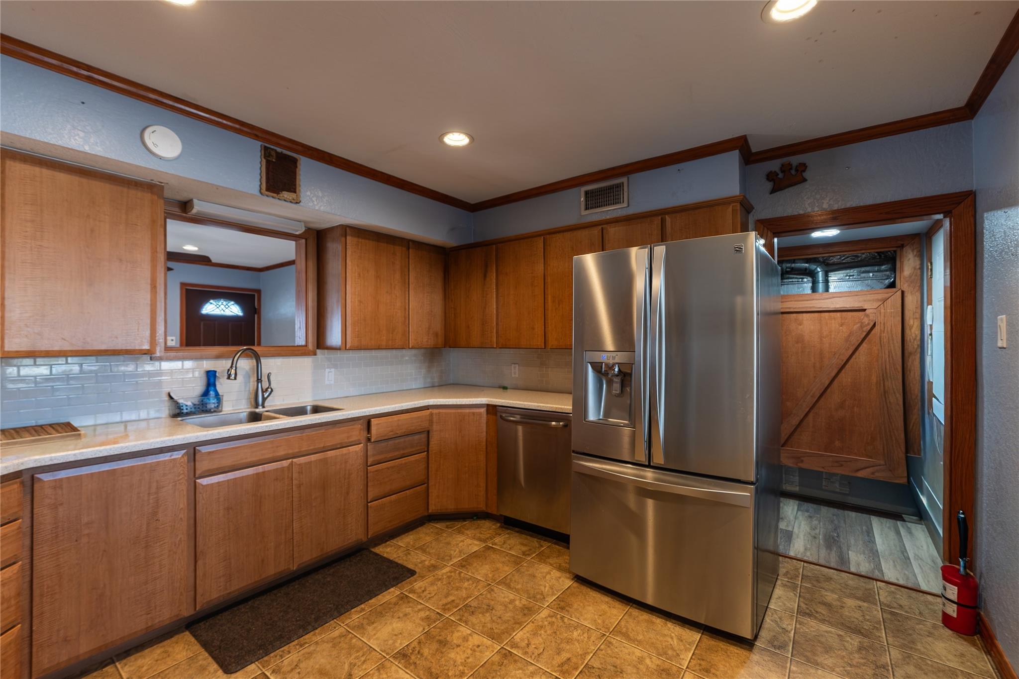 1000 N 5th St St, Kenedy, TX 78119