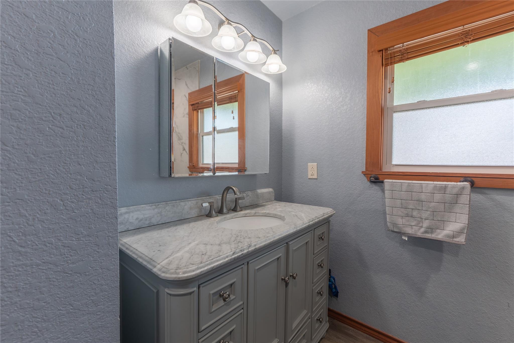 1000 N 5th St St, Kenedy, TX 78119