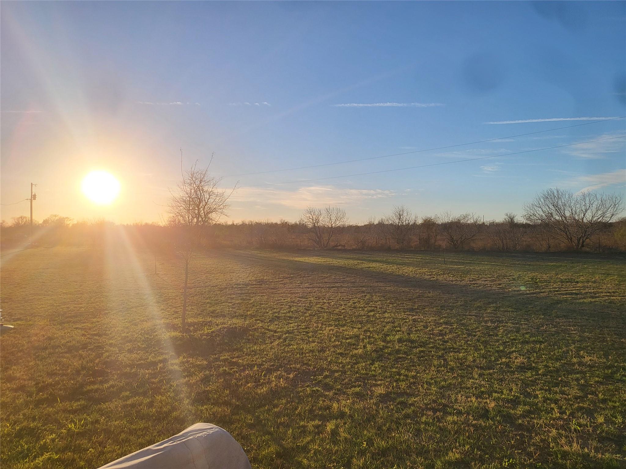 192 Lazy River Ln, Elgin, TX 78621