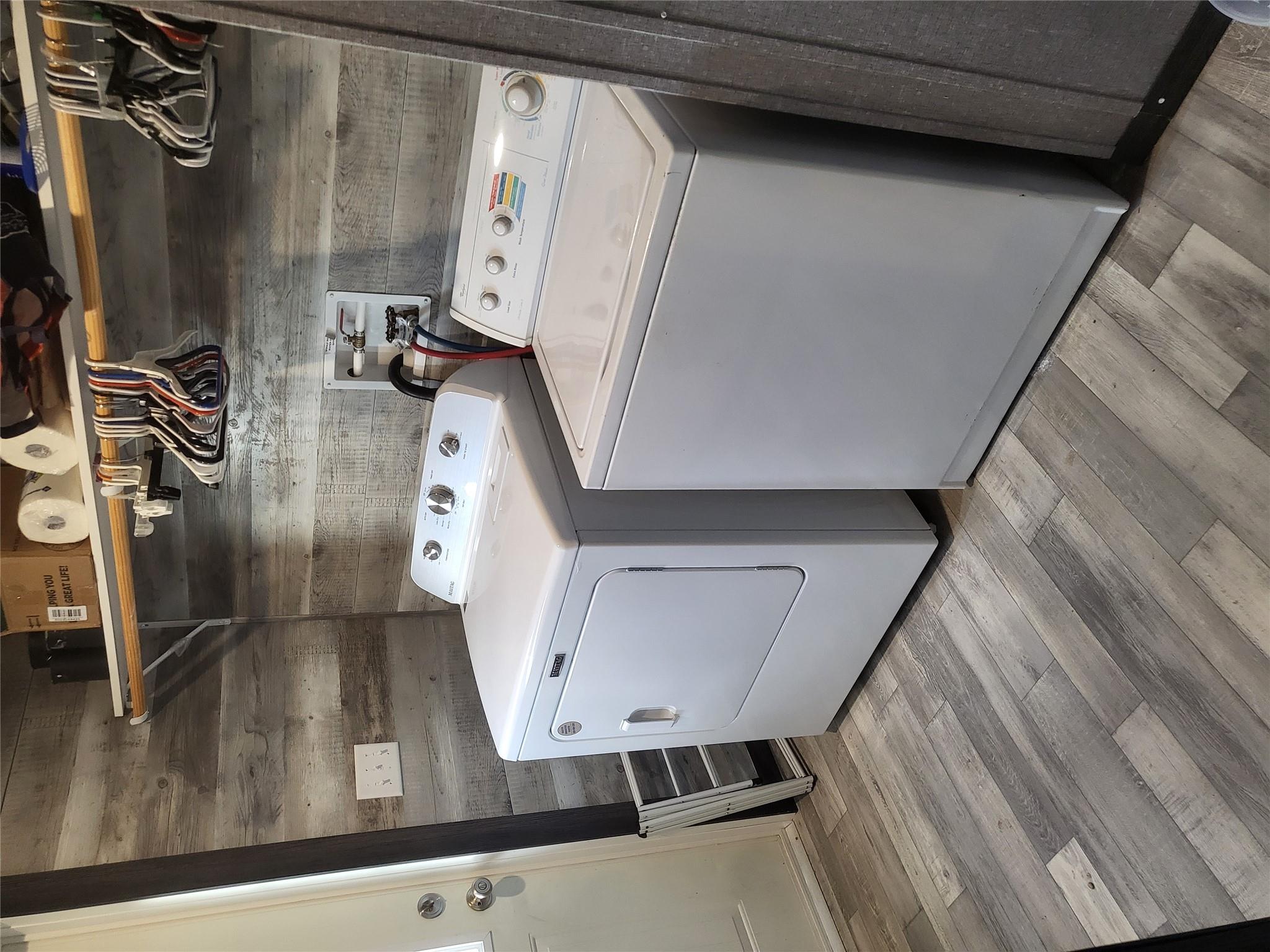 192 Lazy River Ln, Elgin, TX 78621