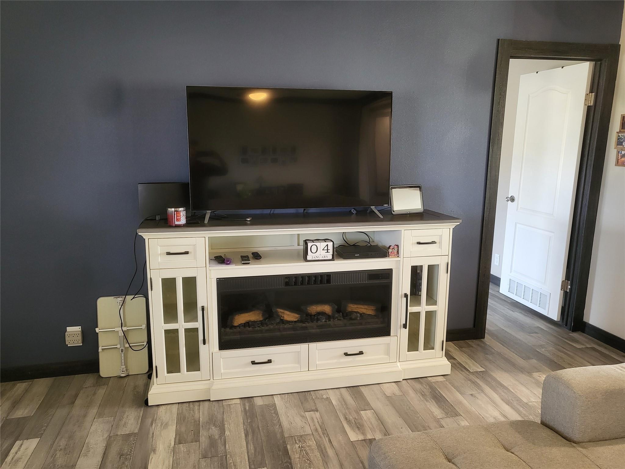 192 Lazy River Ln, Elgin, TX 78621