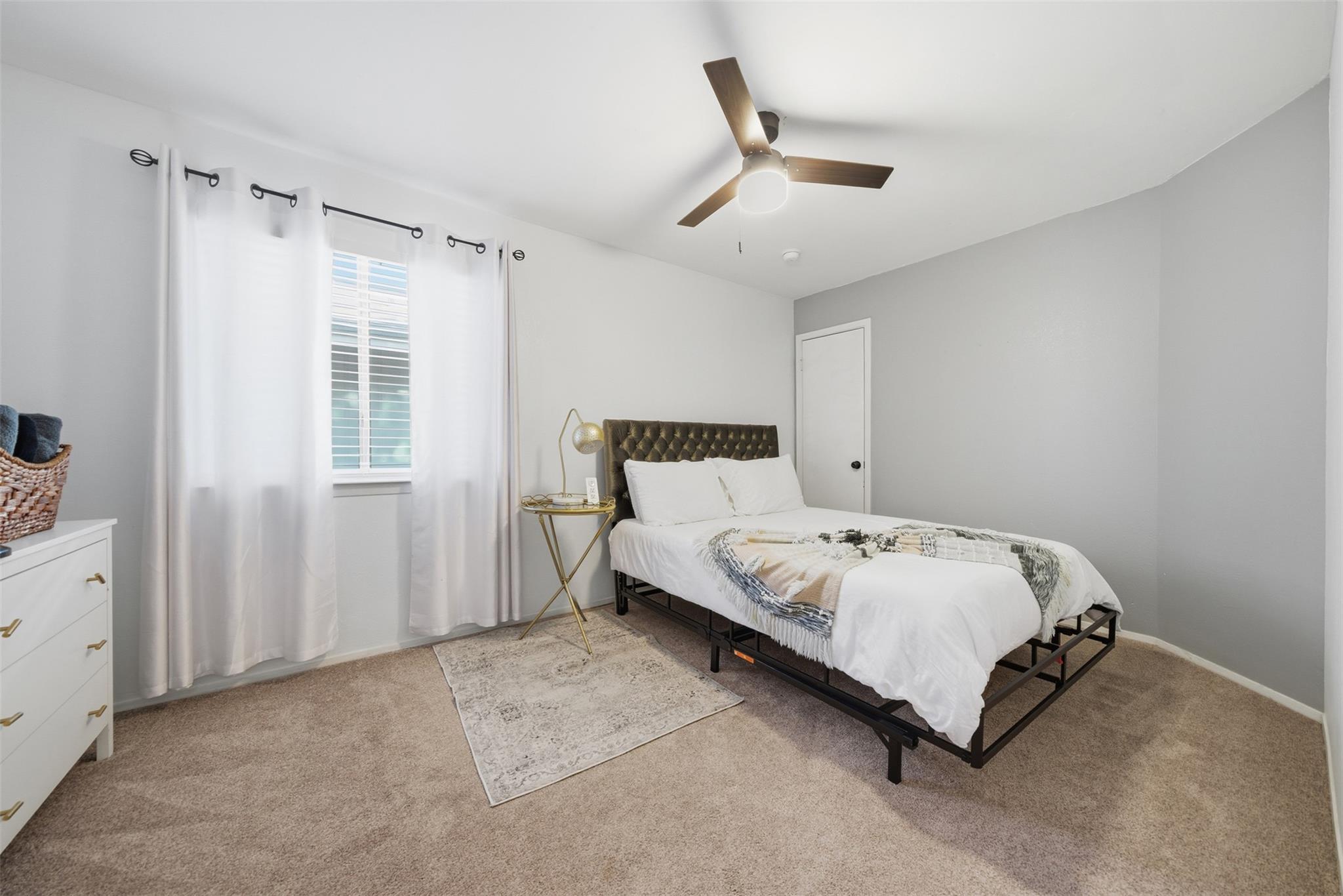 12906 Humphrey Dr, Austin, TX 78729