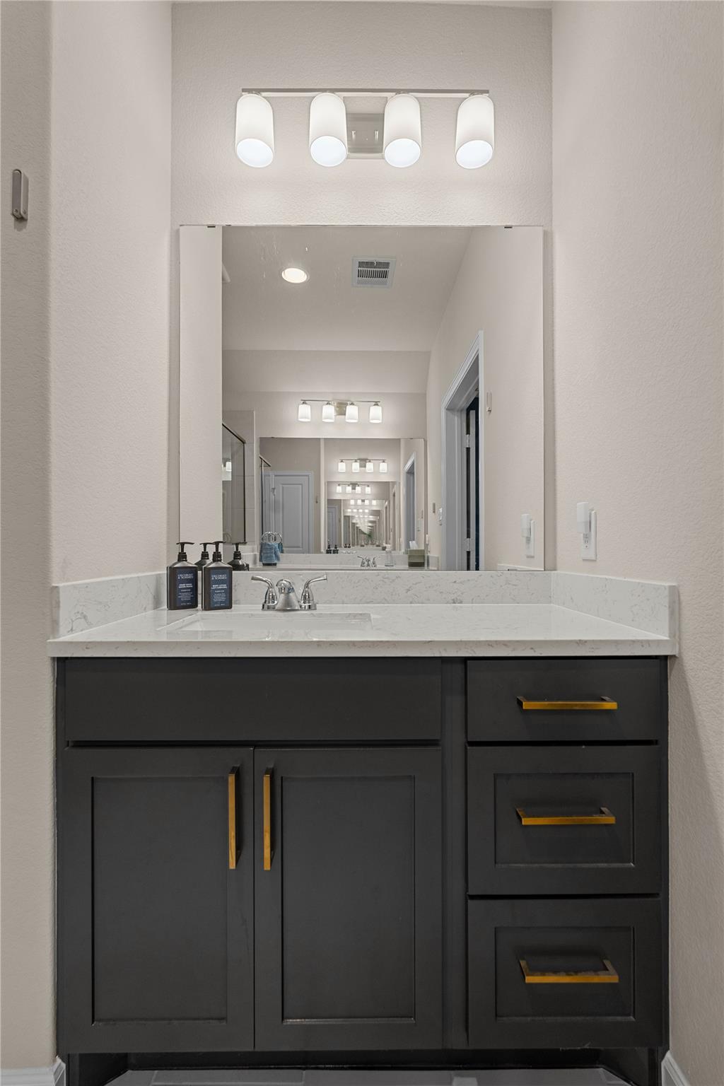 138 Reef Band Dr, Kyle, TX 78640