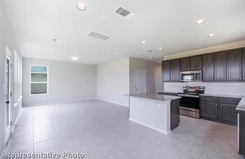 307 Insider Loop, Elgin, TX 78621