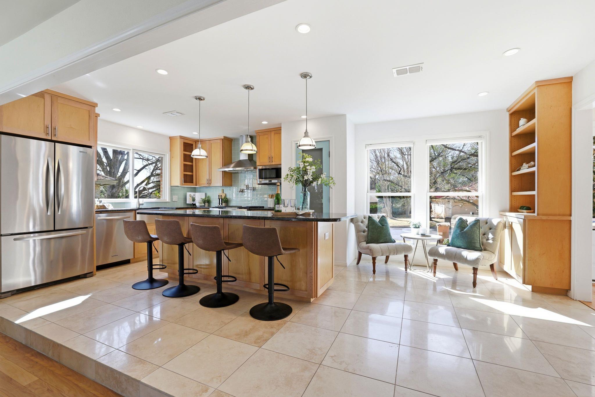 3500 Peregrine Falcon Dr, Austin, TX 78746