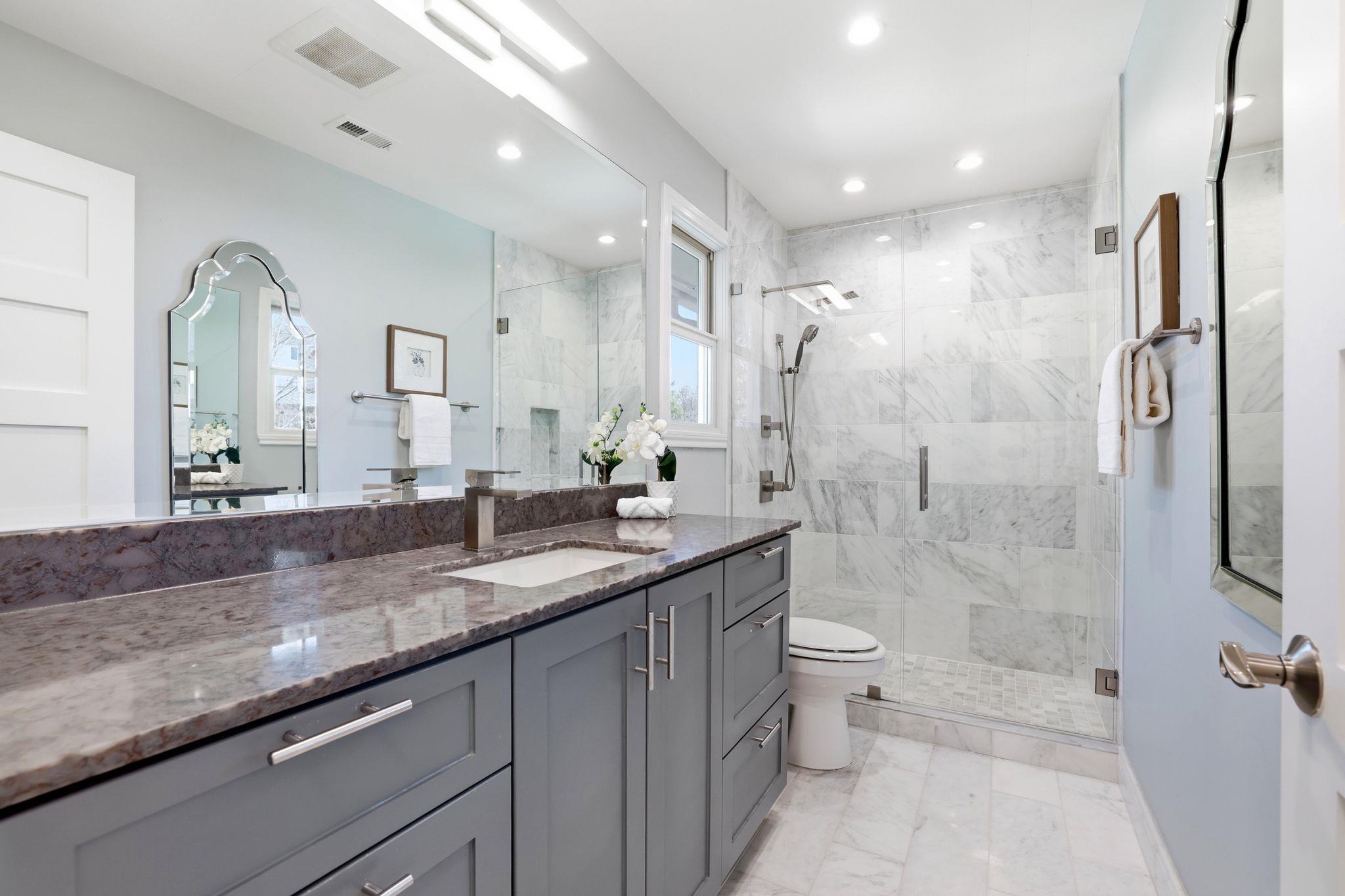 3500 Peregrine Falcon Dr, Austin, TX 78746