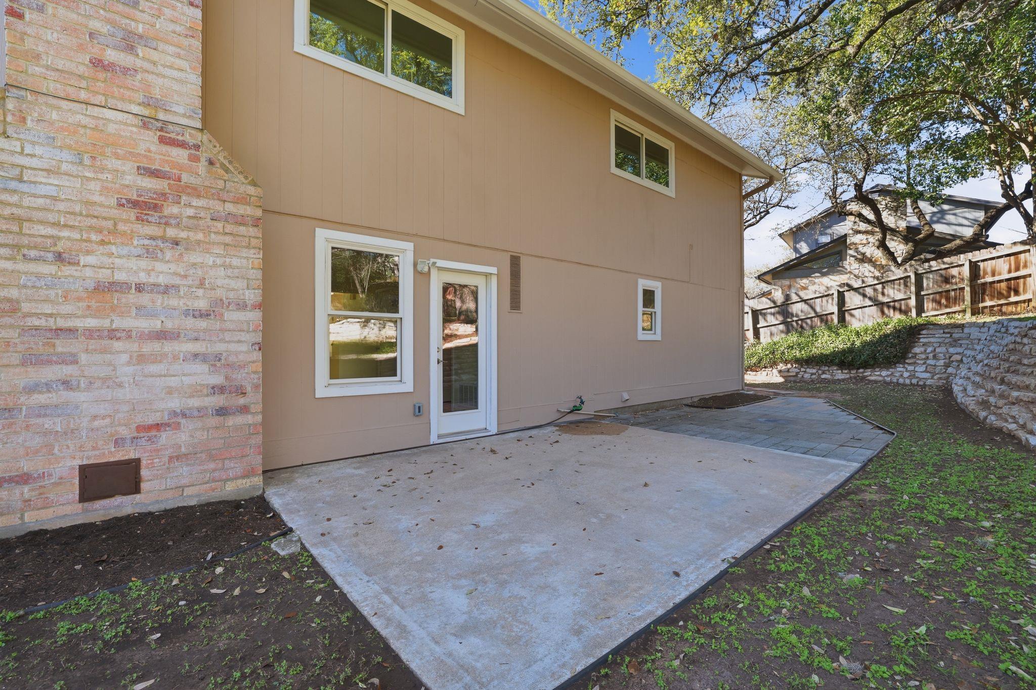 3500 Peregrine Falcon Dr, Austin, TX 78746