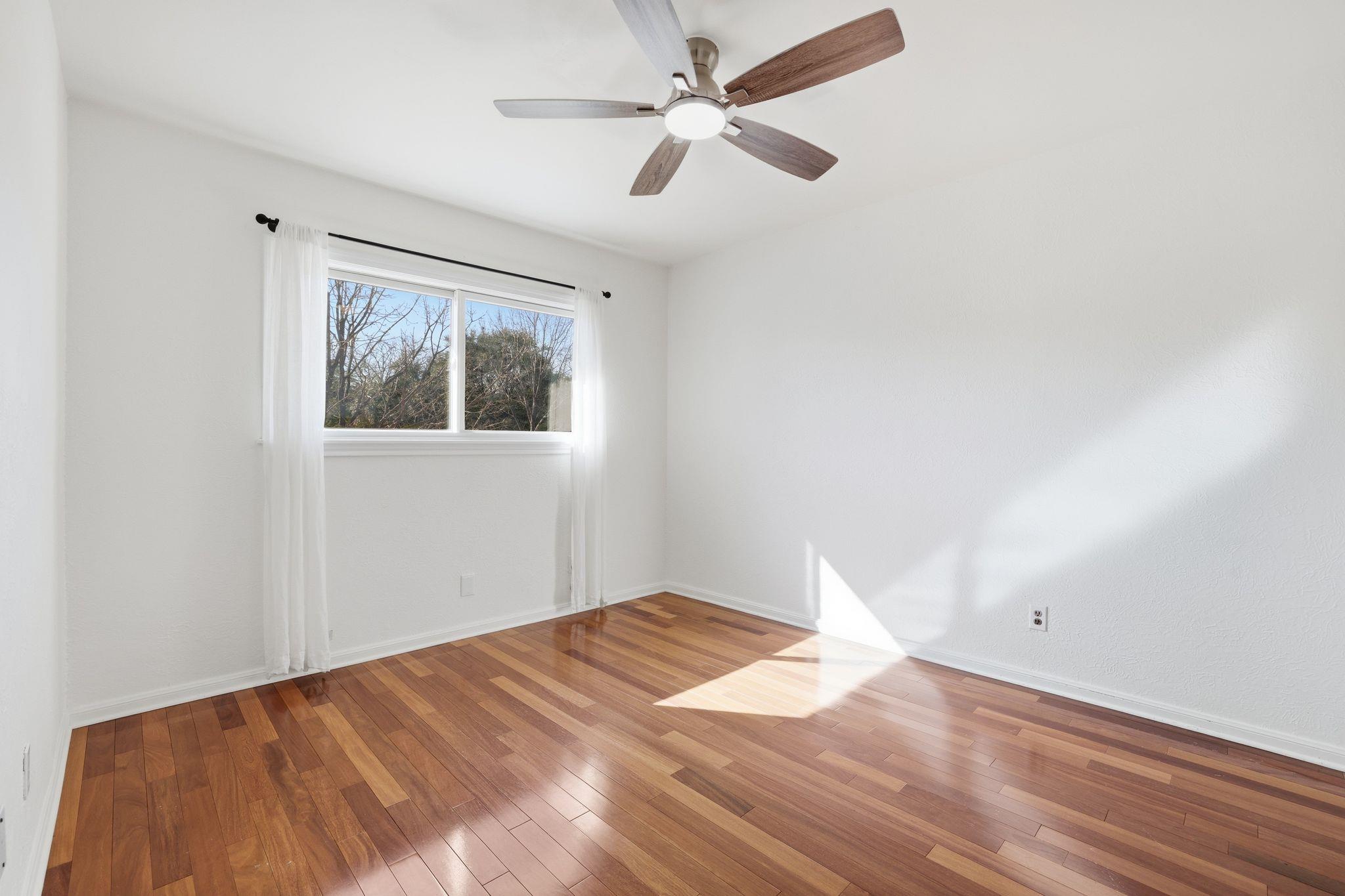 3500 Peregrine Falcon Dr, Austin, TX 78746