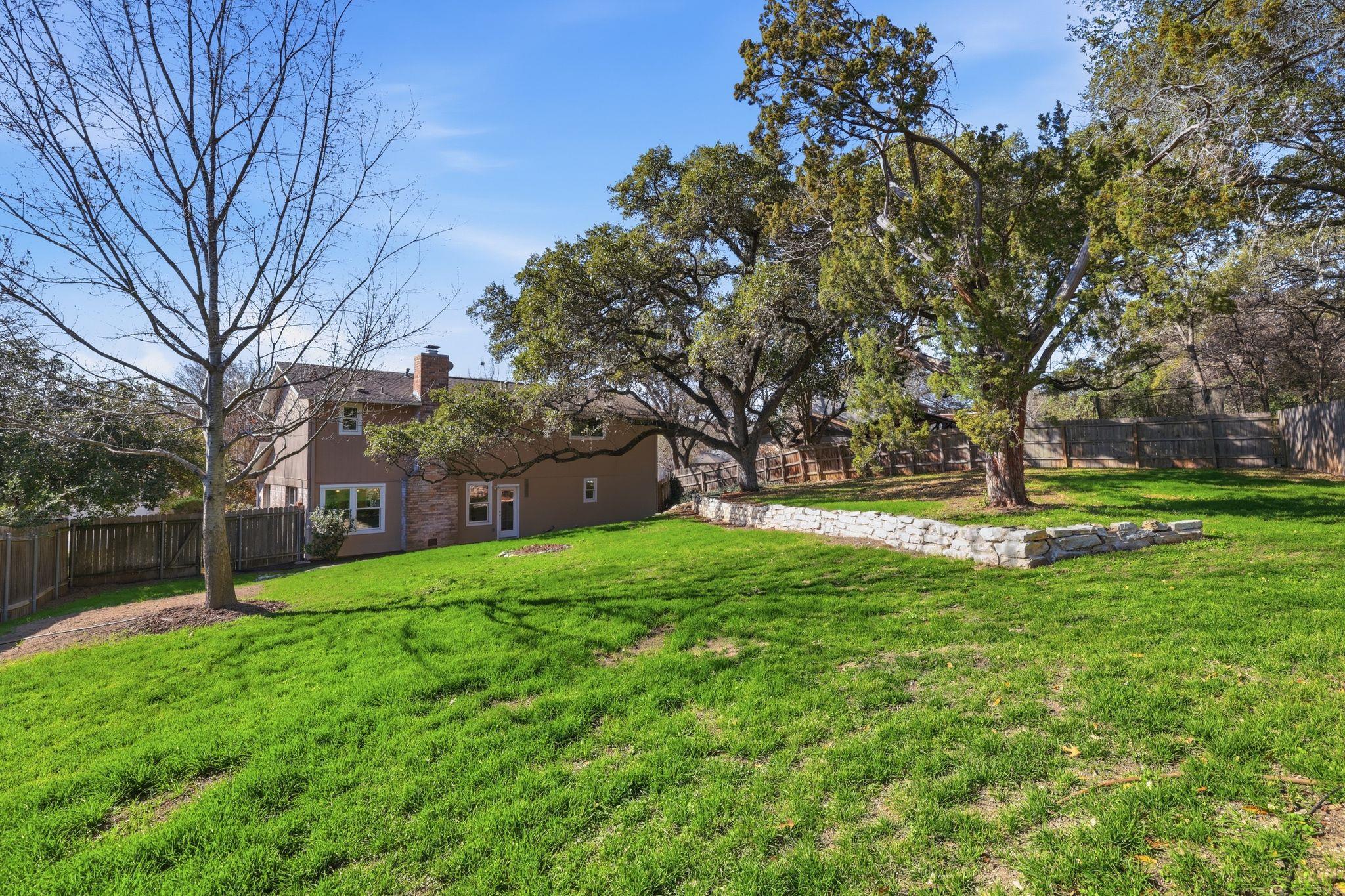 3500 Peregrine Falcon Dr, Austin, TX 78746