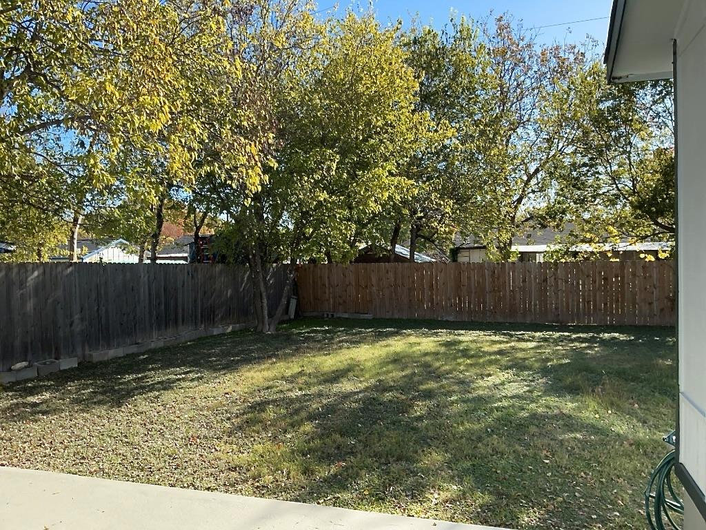 1307 Green Downs Dr, Round Rock, TX 78664