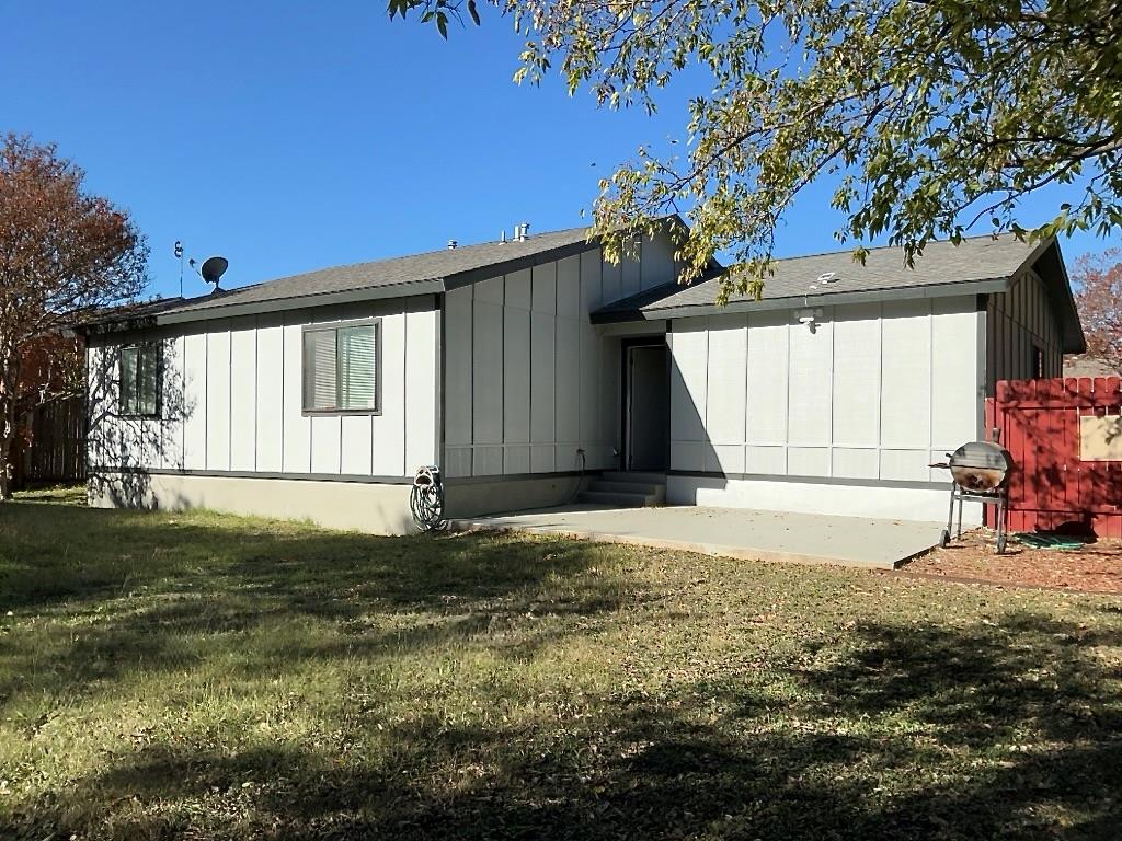 1307 Green Downs Dr, Round Rock, TX 78664